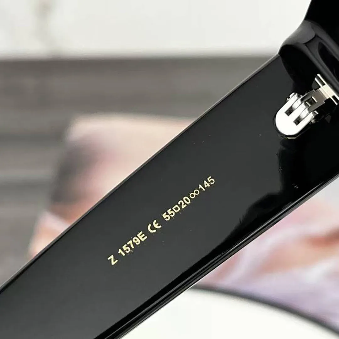 Z1579W Clash Square Sunglasses Black