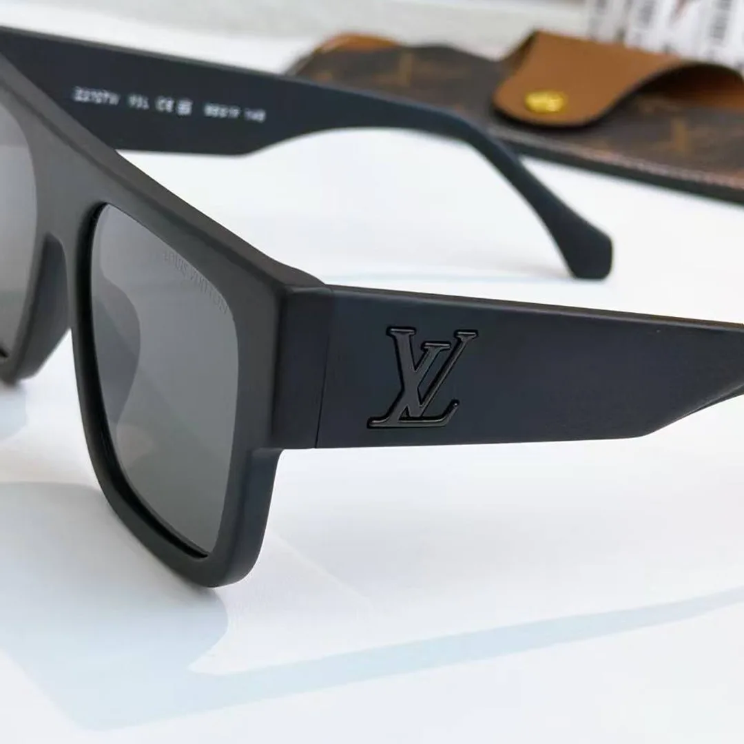 Z2707W Clash Large Square Sunglasses Deep Black