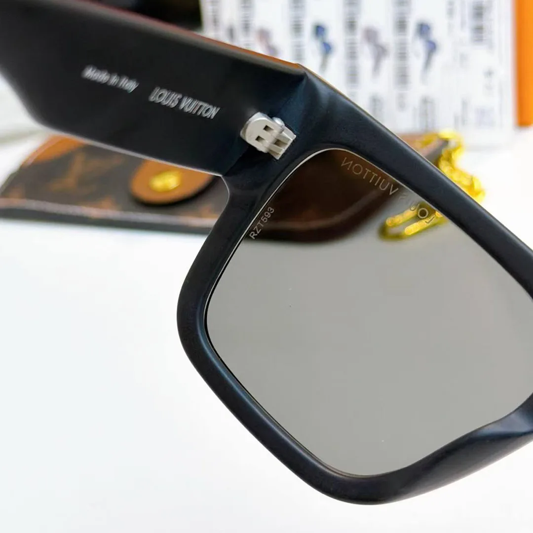 Z2707W Clash Large Square Sunglasses Deep Black