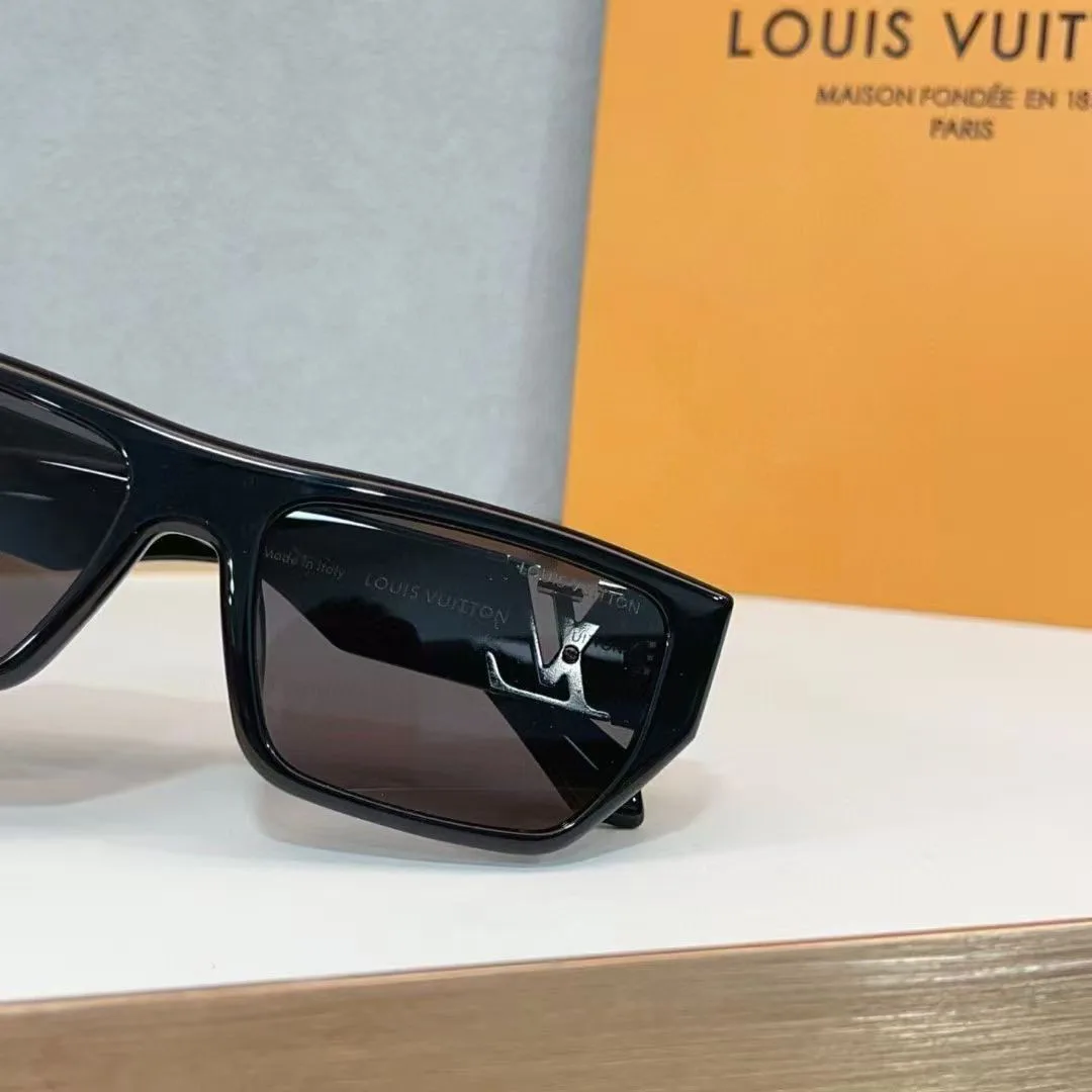 Z2873U L.V Flower Low Square Sunglasses Black