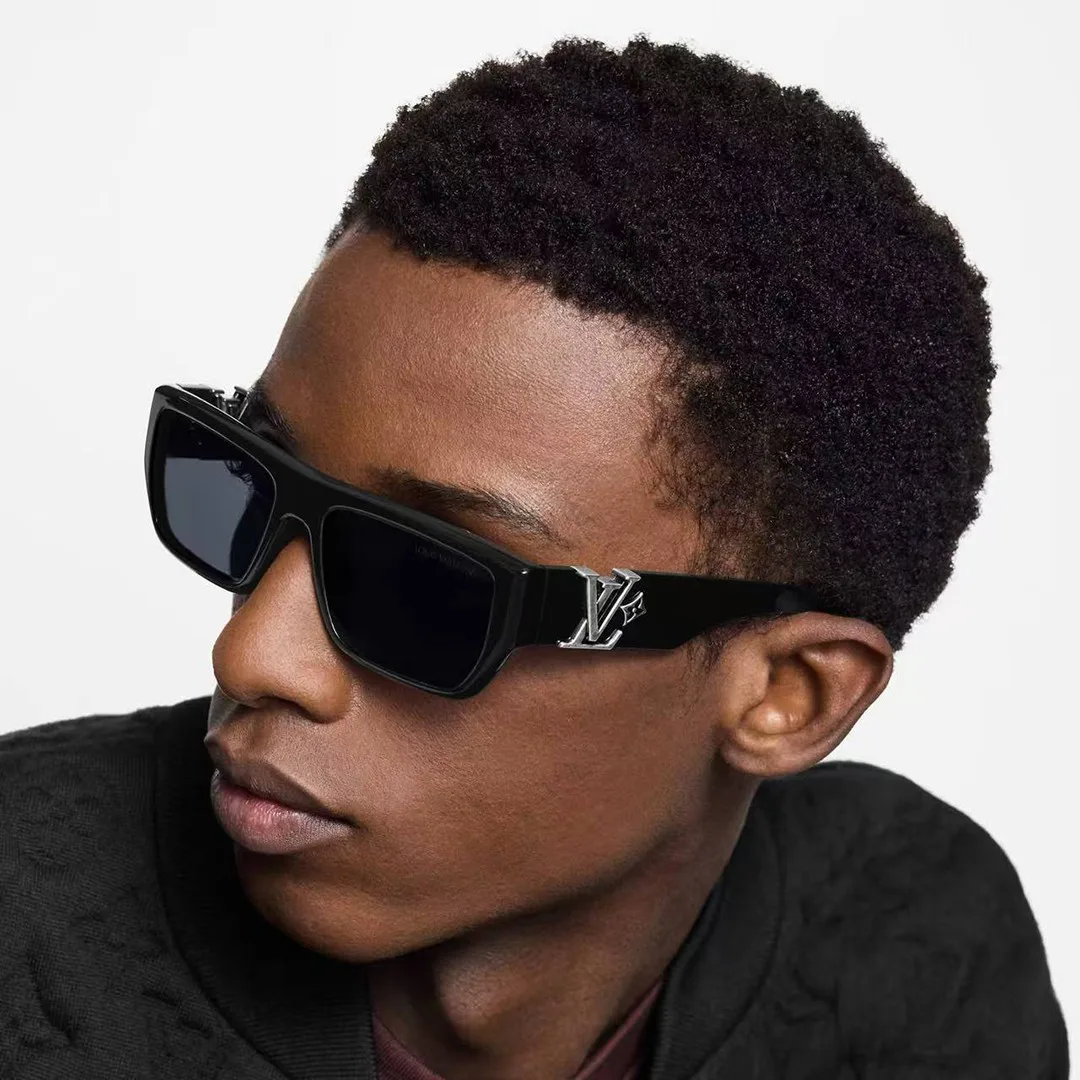 Z2873U L.V Flower Low Square Sunglasses Black