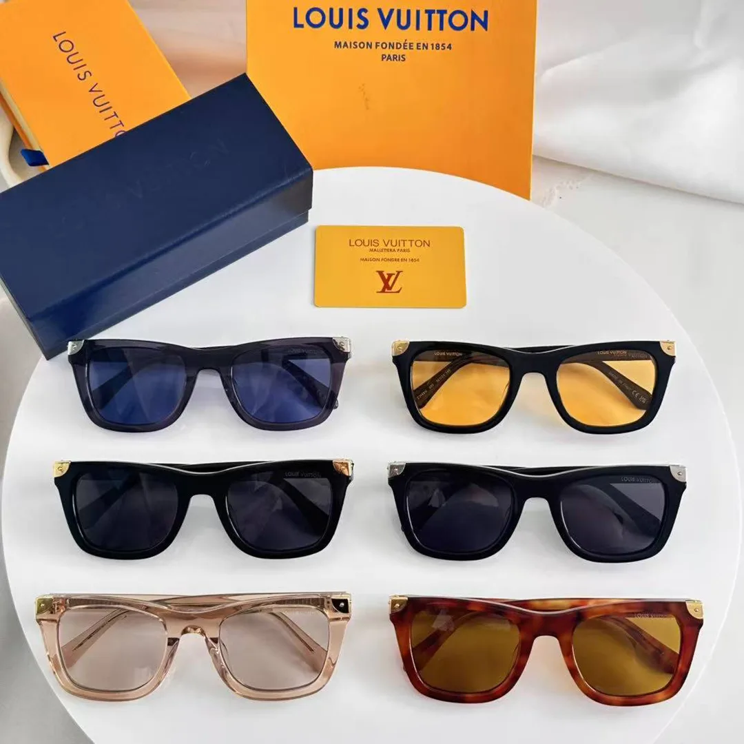 Z3192U Heritage Square Sunglasses Black Lenses