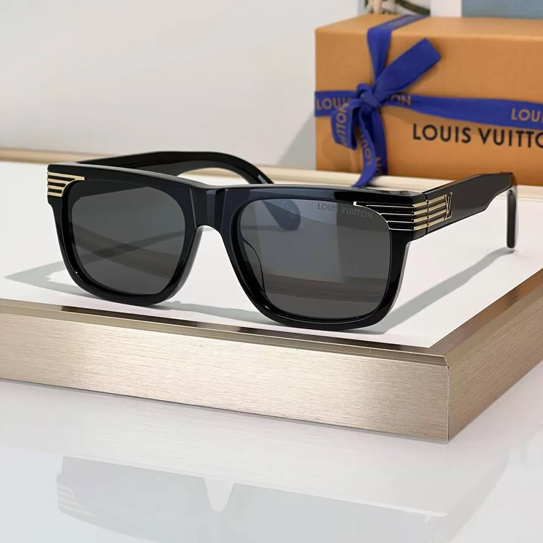 Z2910U L.V Slide Square Sunglasses Black Lenses