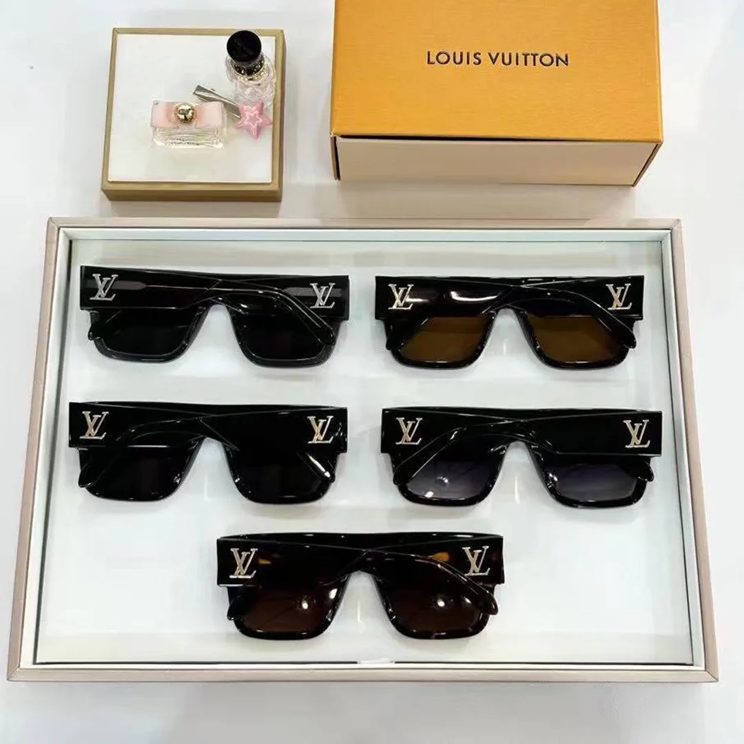 Z2125W Clash Square Large Sunglasses Black Lenses