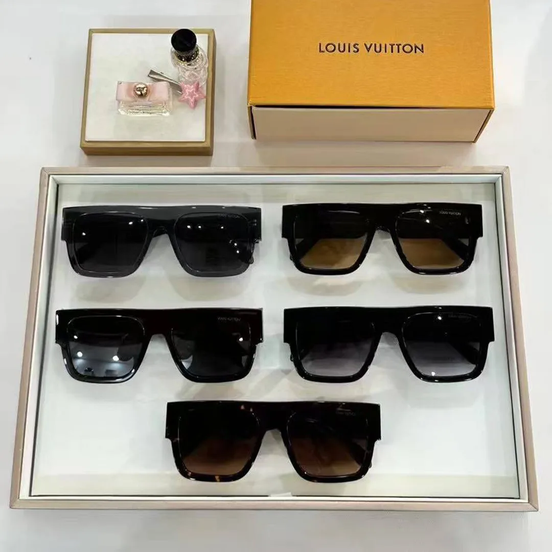 Z2125W Clash Square Large Sunglasses Black Lenses