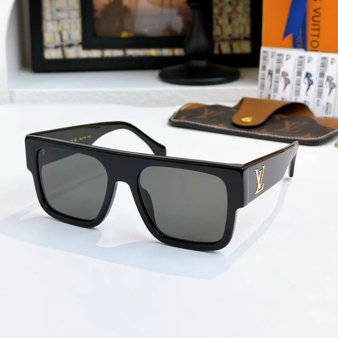 Z2125W Clash Square Large Sunglasses Black Lenses