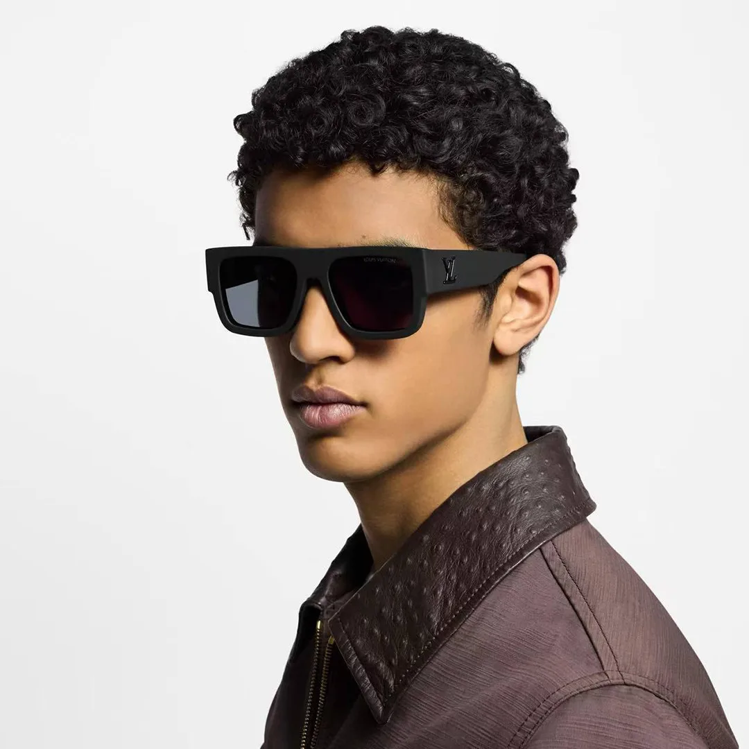 Z2707W Clash Large Square Sunglasses Deep Black