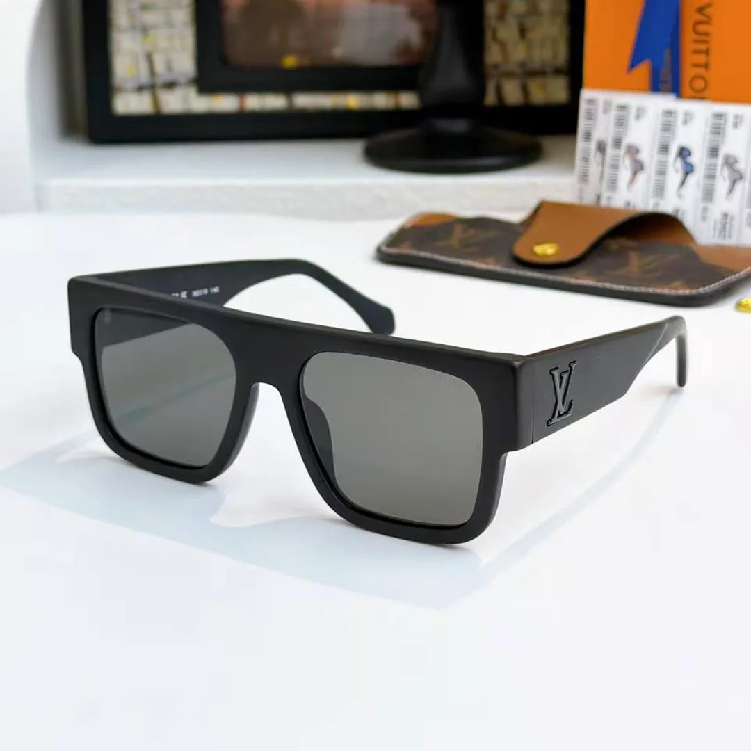 Z2707W Clash Large Square Sunglasses Deep Black
