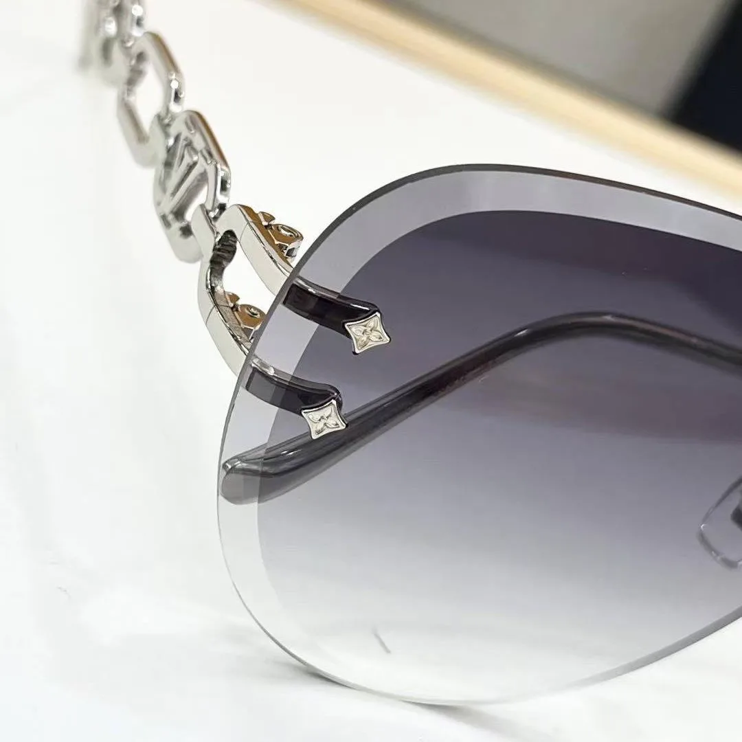 Z2142U Jewel Cat Eye Sunglasses Gradient Black Lenses