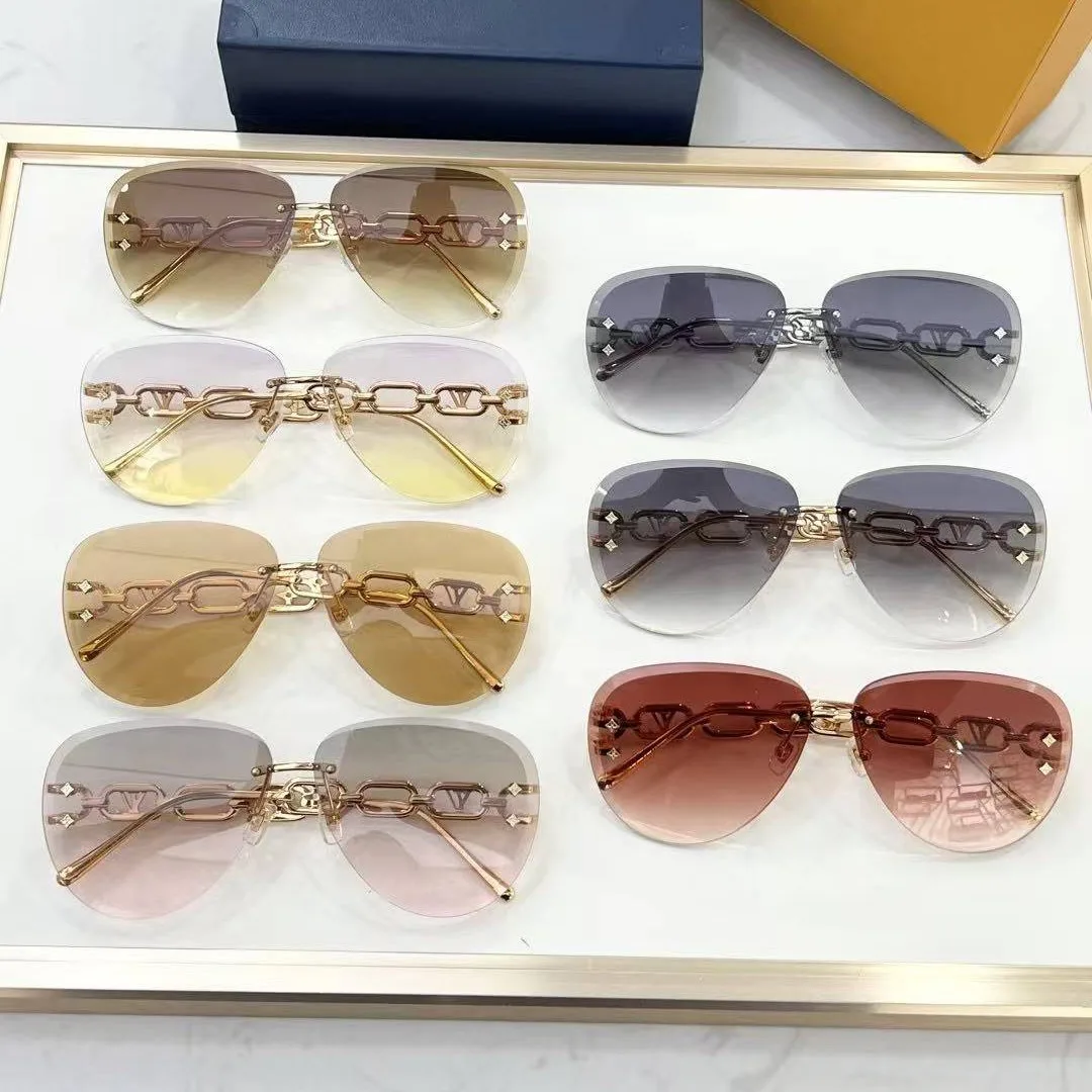 Z2142U Jewel Cat Eye Sunglasses Gradient Black Lenses