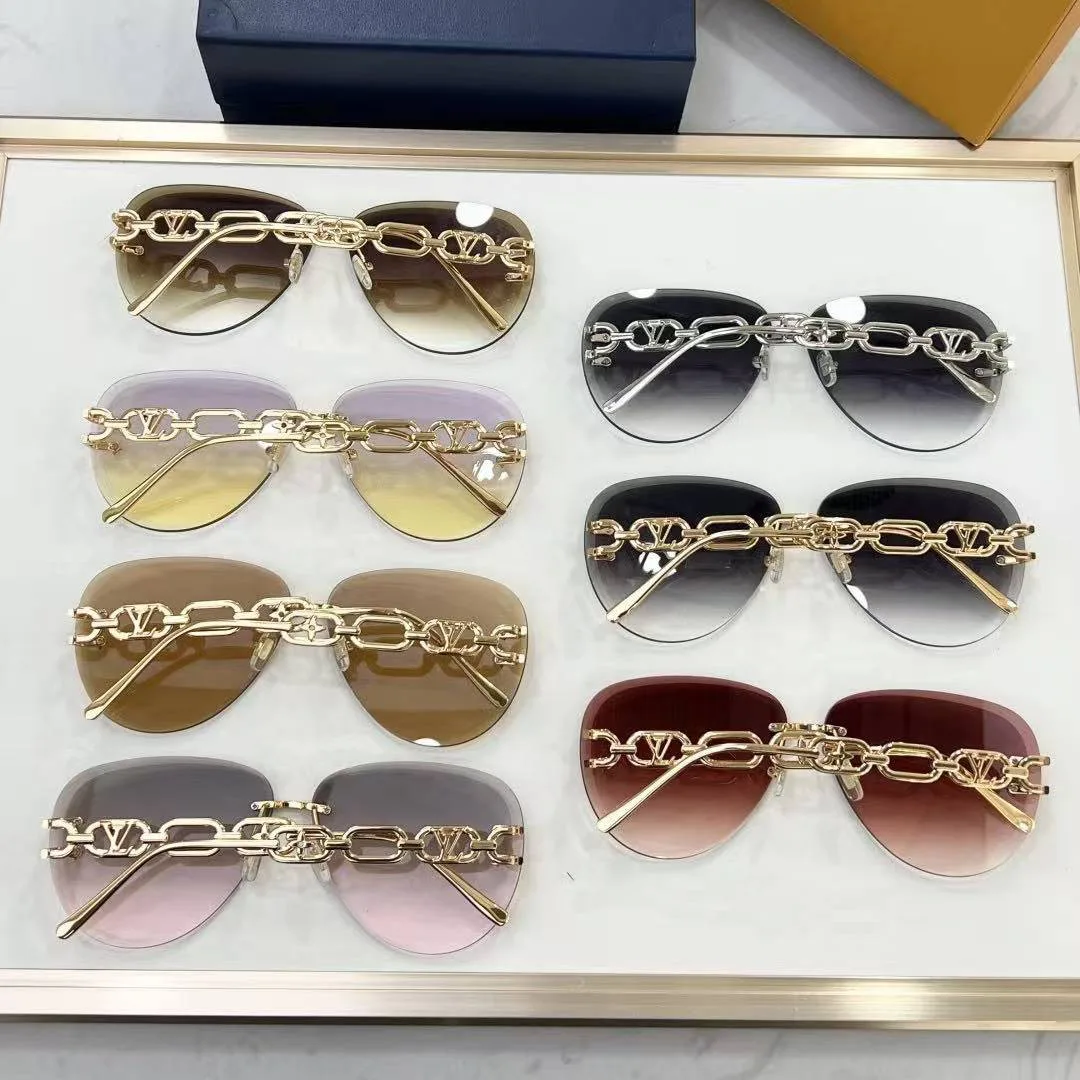 Z2142U Jewel Cat Eye Sunglasses Gradient Black Lenses