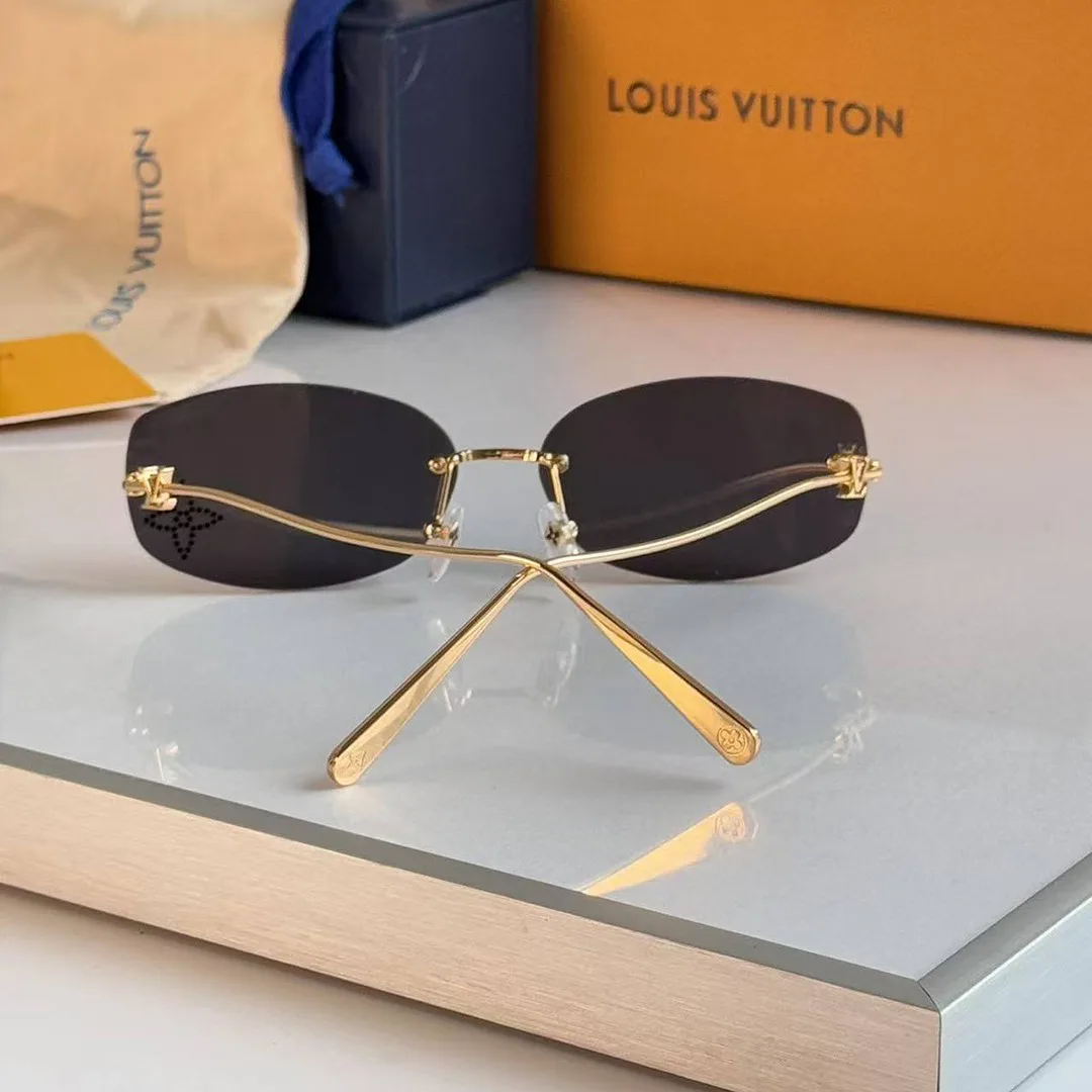 Z2959U Glam 2 Oval Sunglasses Gradient Blue Lenses