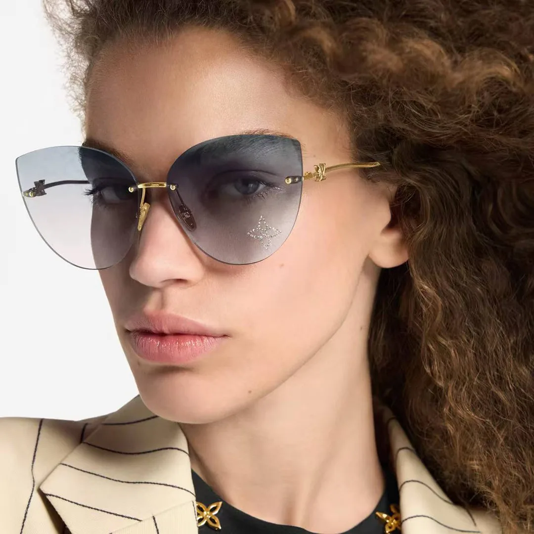 Z2827U Glam 2 Cat Eye Sunglasses Gradient Blue Lenses