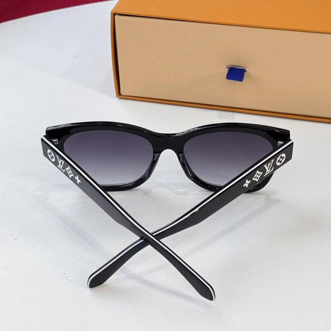 Z2645U Line Square Sunglasses Gradient Black Lenses