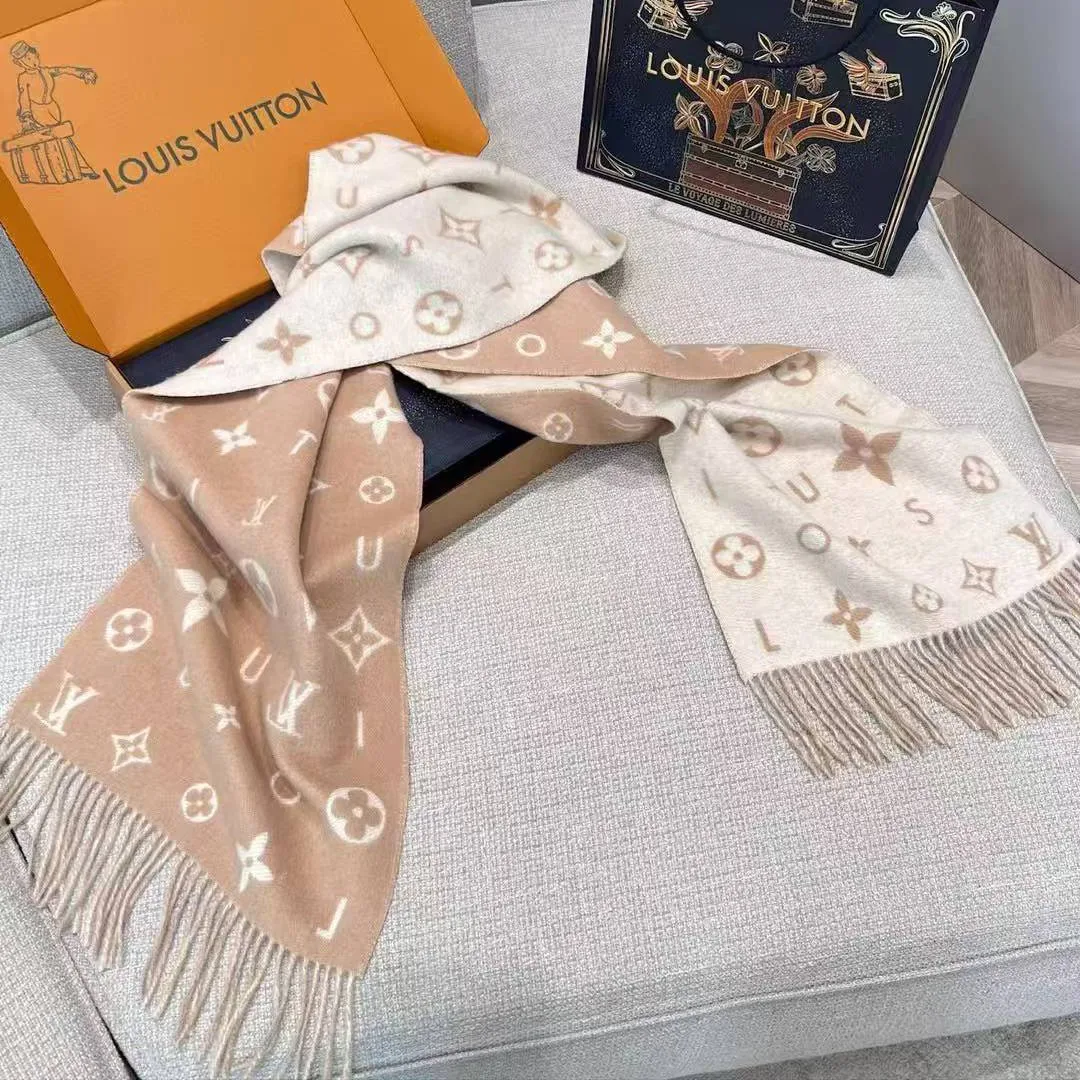M97660 Reykjavik Cloud Scarf Monogram Motifs