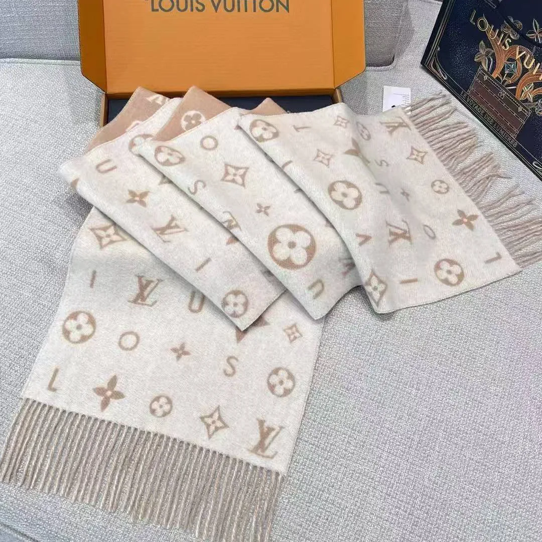 M97660 Reykjavik Cloud Scarf Monogram Motifs