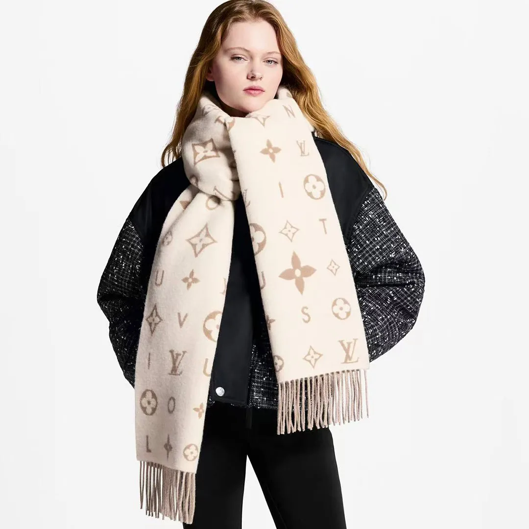 M97660 Reykjavik Cloud Scarf Monogram Motifs