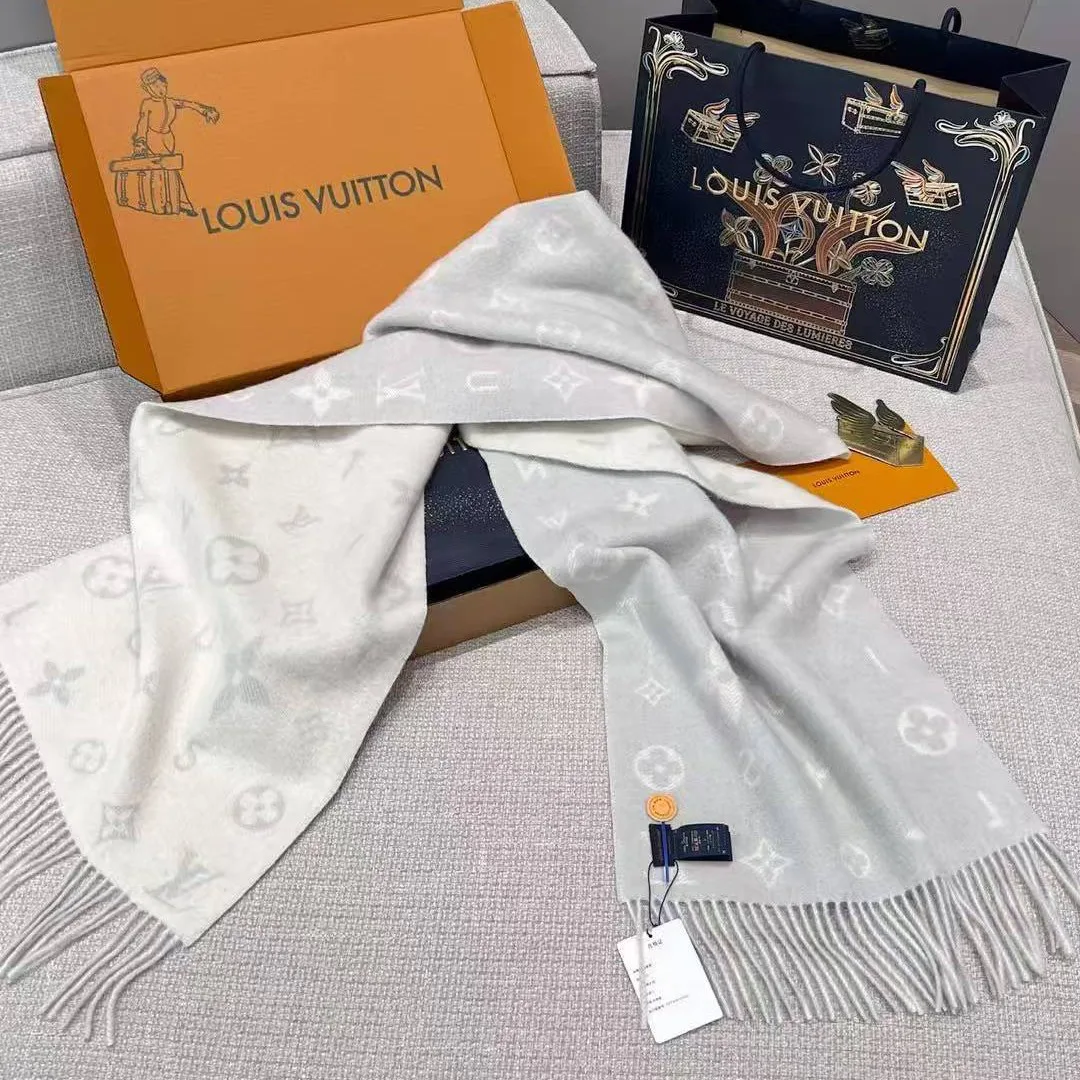 M97659 Reykjavik Cloud Scarf Monogram Motifs