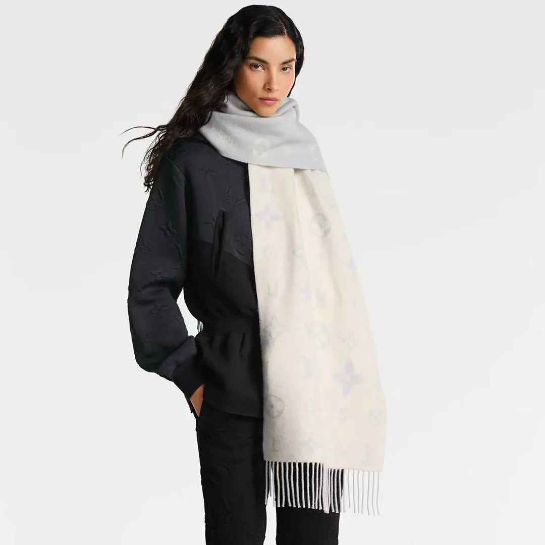 M97659 Reykjavik Cloud Scarf Monogram Motifs