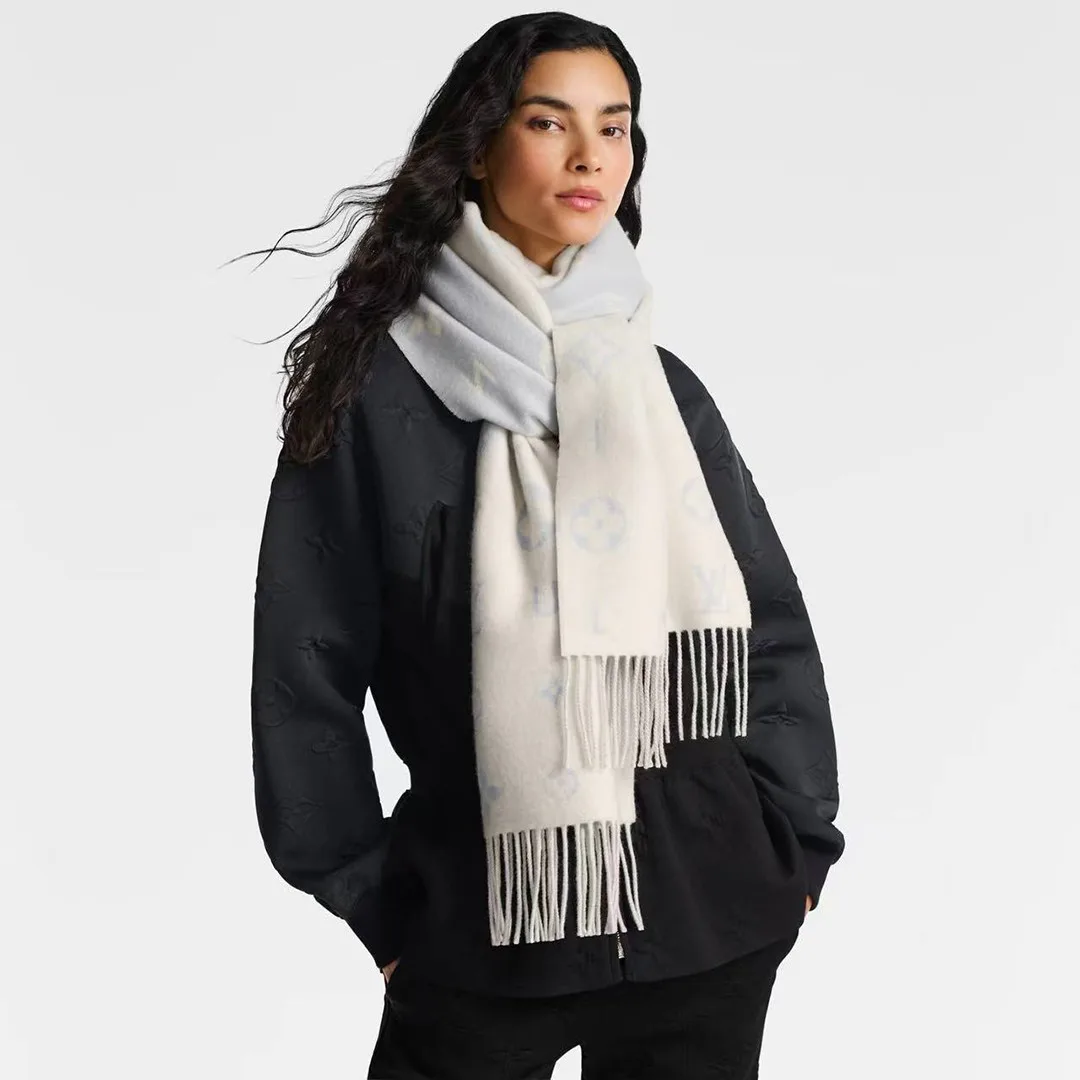 M97659 Reykjavik Cloud Scarf Monogram Motifs