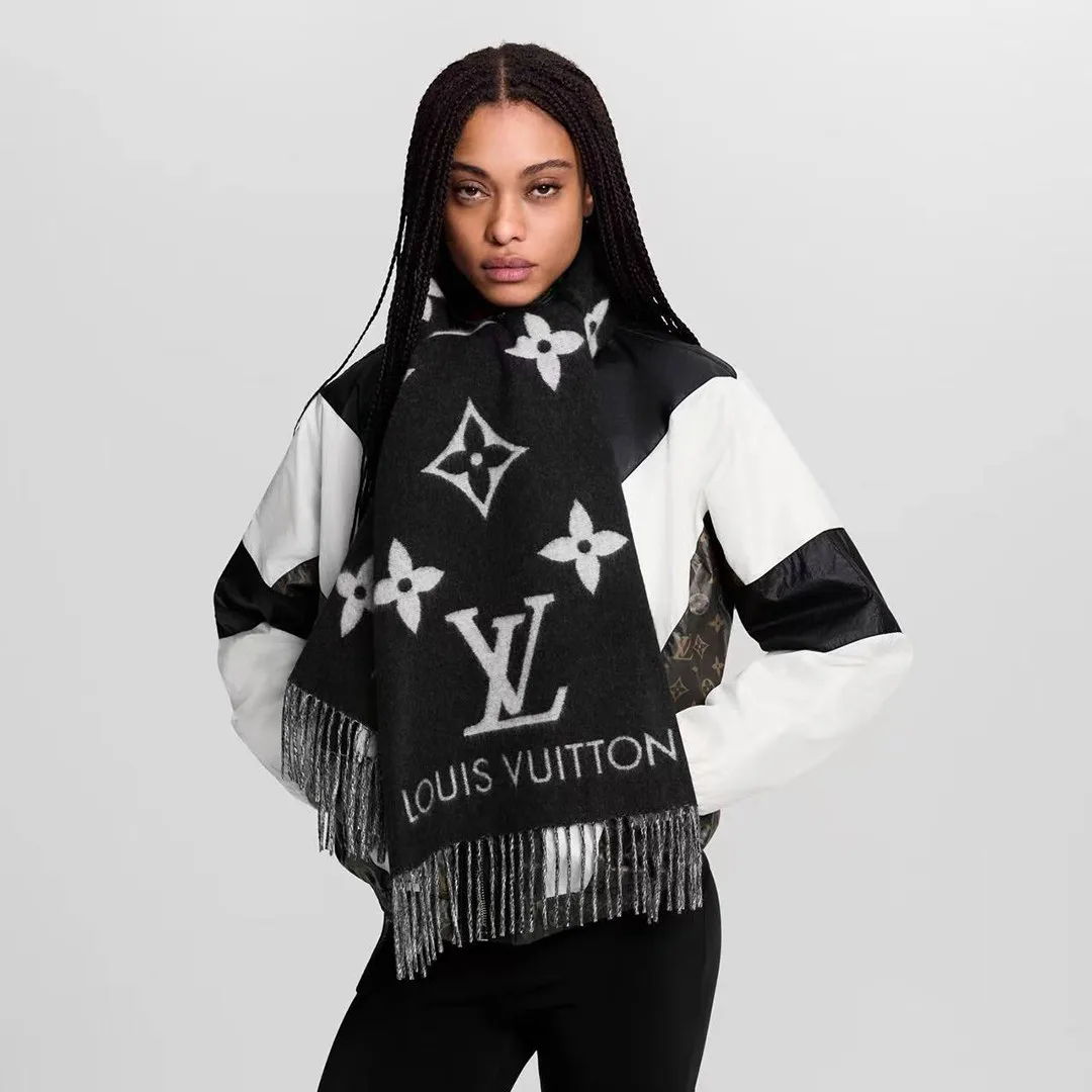 M71040 Reykjavik Scarf Black Monogram Pattern