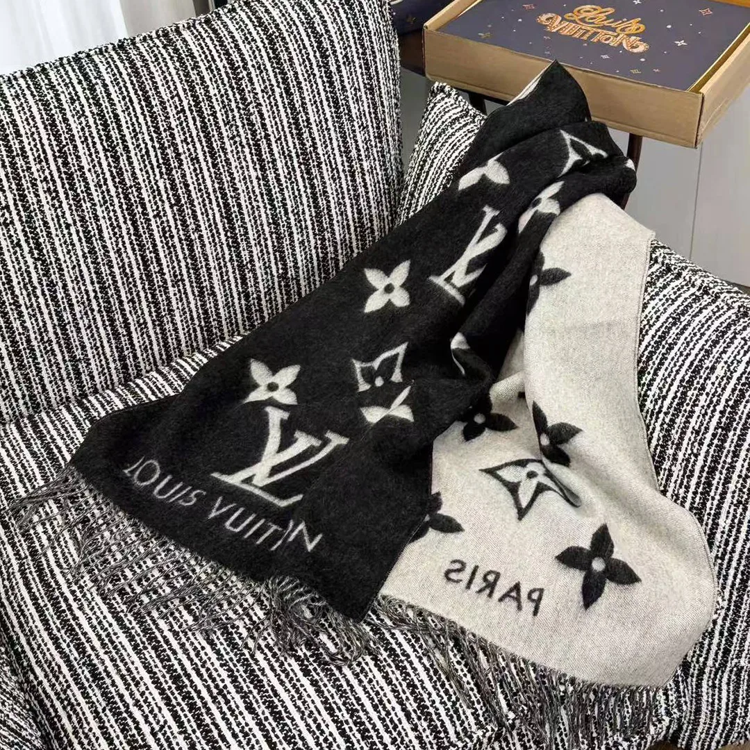 M71040 Reykjavik Scarf Black Monogram Pattern