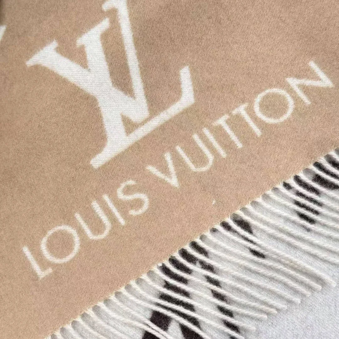 M73675 Reykjavik Gradient Scarf Beige Monogram Pattern