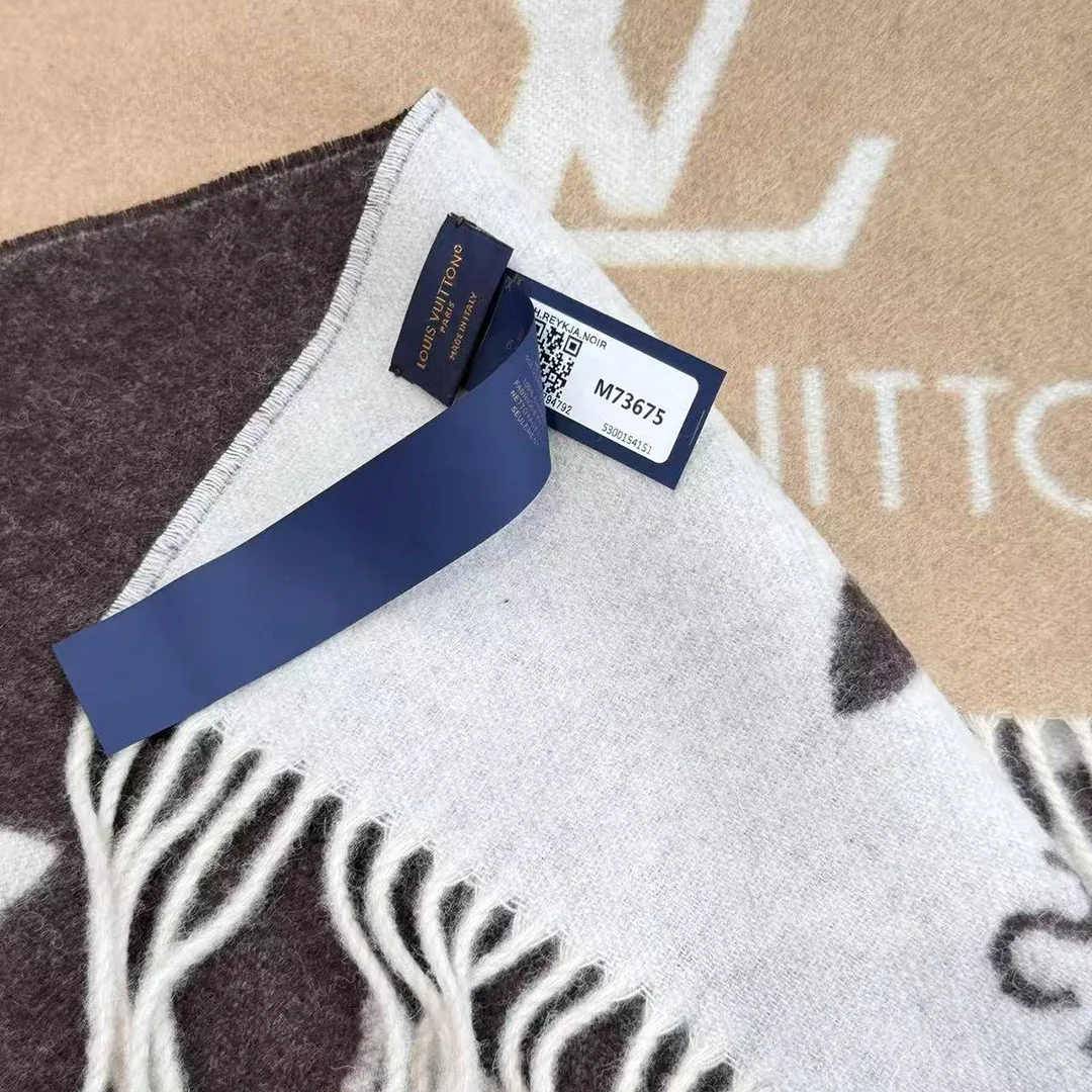 M73675 Reykjavik Gradient Scarf Beige Monogram Pattern