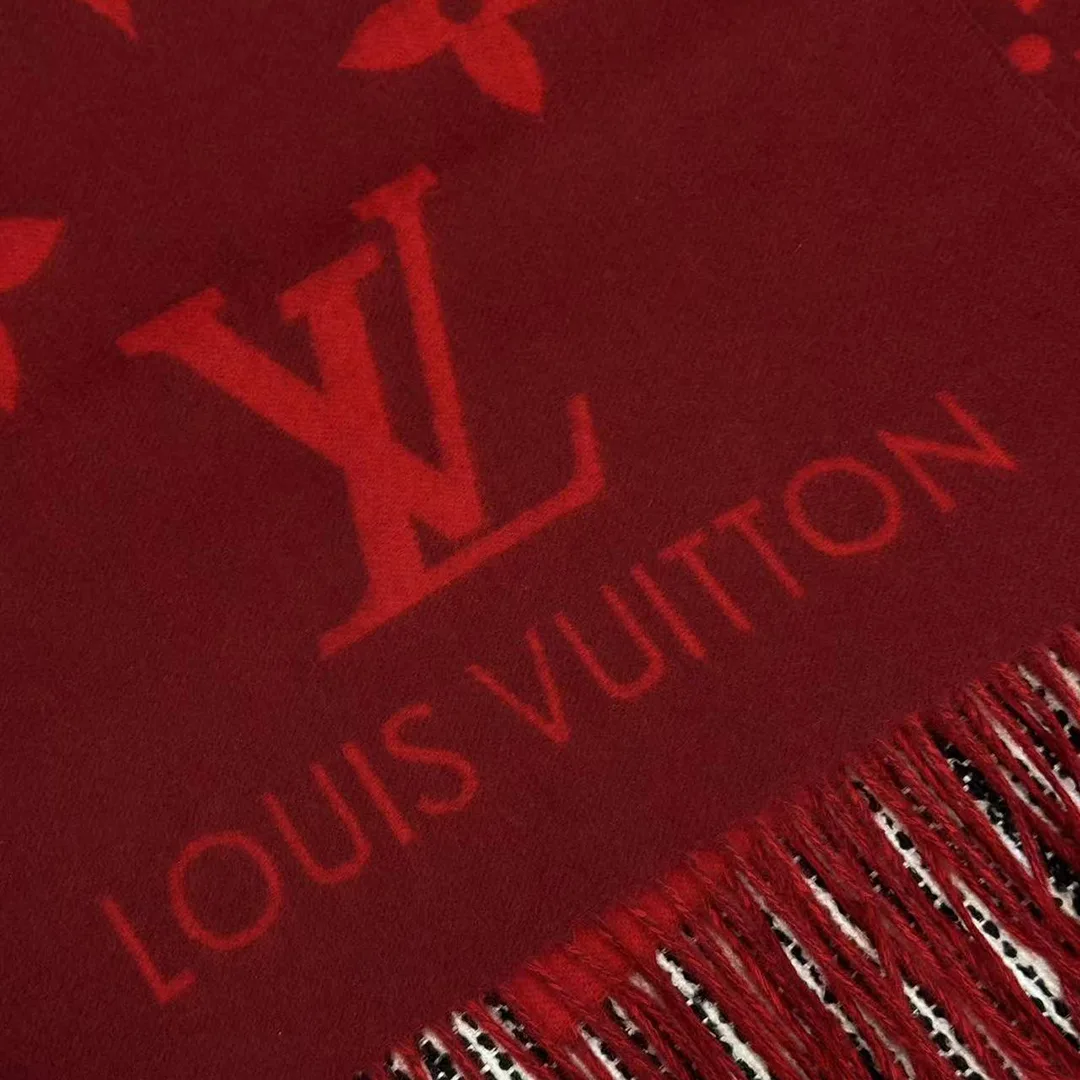 M90895 Reykjavik Scarf Red Monogram Pattern