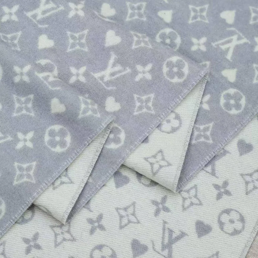 M77641 Game On Scarf Monogram Pattern