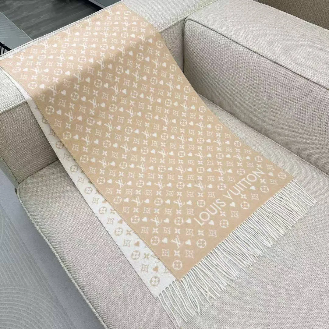 M76900 Game On Scarf Dune Beige Monogram Pattern