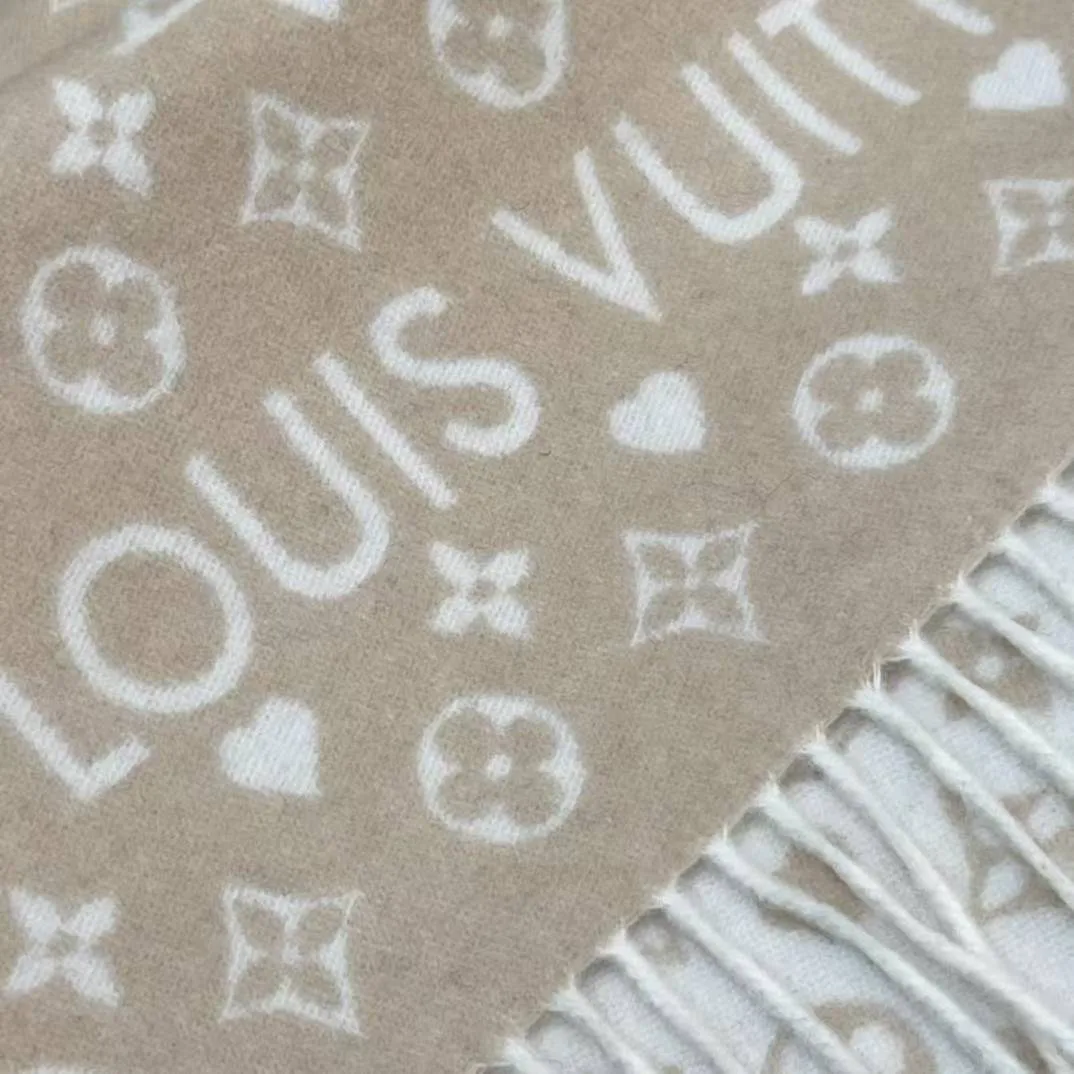 M76900 Game On Scarf Dune Beige Monogram Pattern