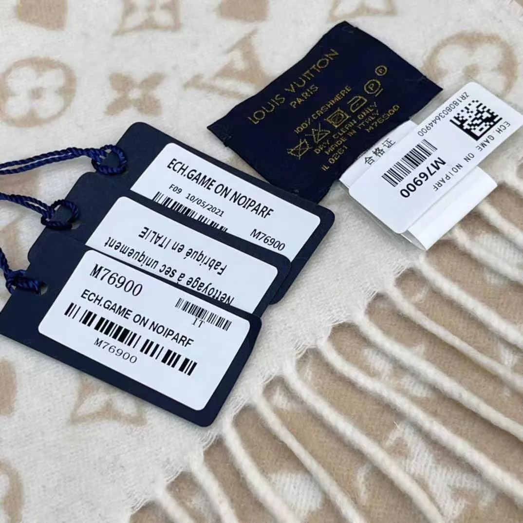 M76900 Game On Scarf Dune Beige Monogram Pattern