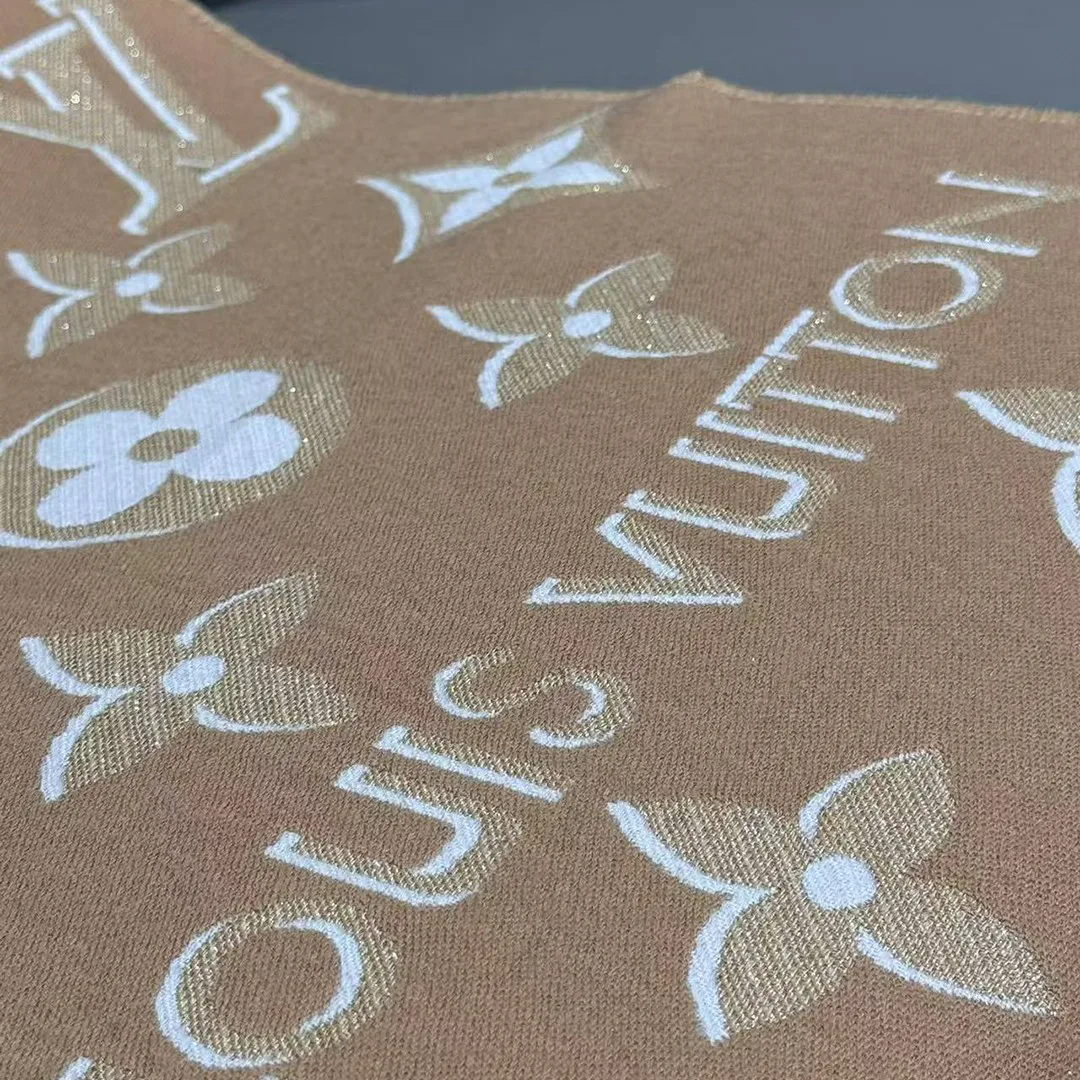 M78160 Essential Shine Scarf Beige Monogram