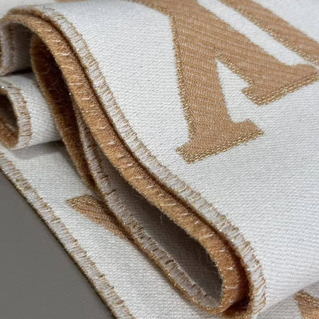 M78160 Essential Shine Scarf Beige Monogram