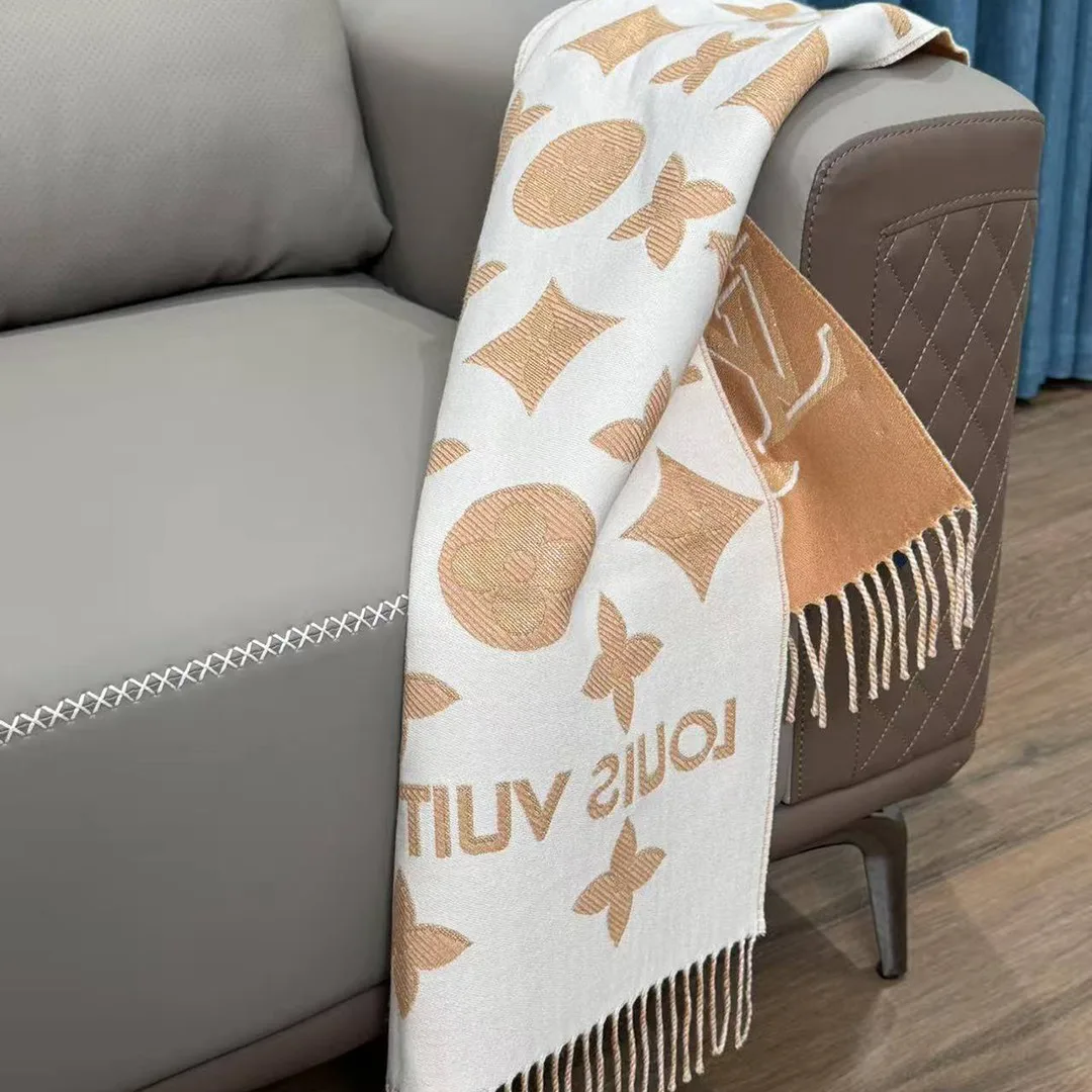 M78160 Essential Shine Scarf Beige Monogram