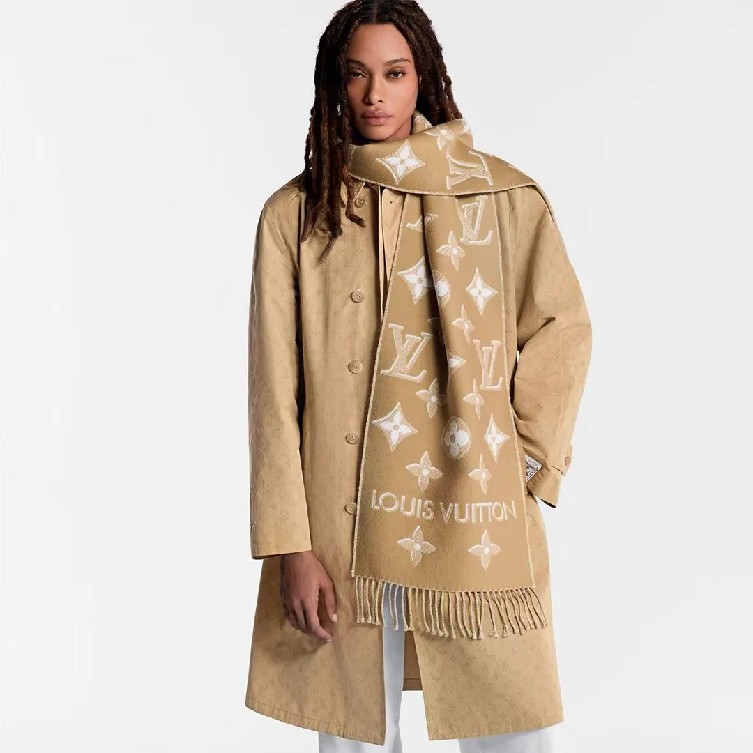 M78160 Essential Shine Scarf Beige Monogram