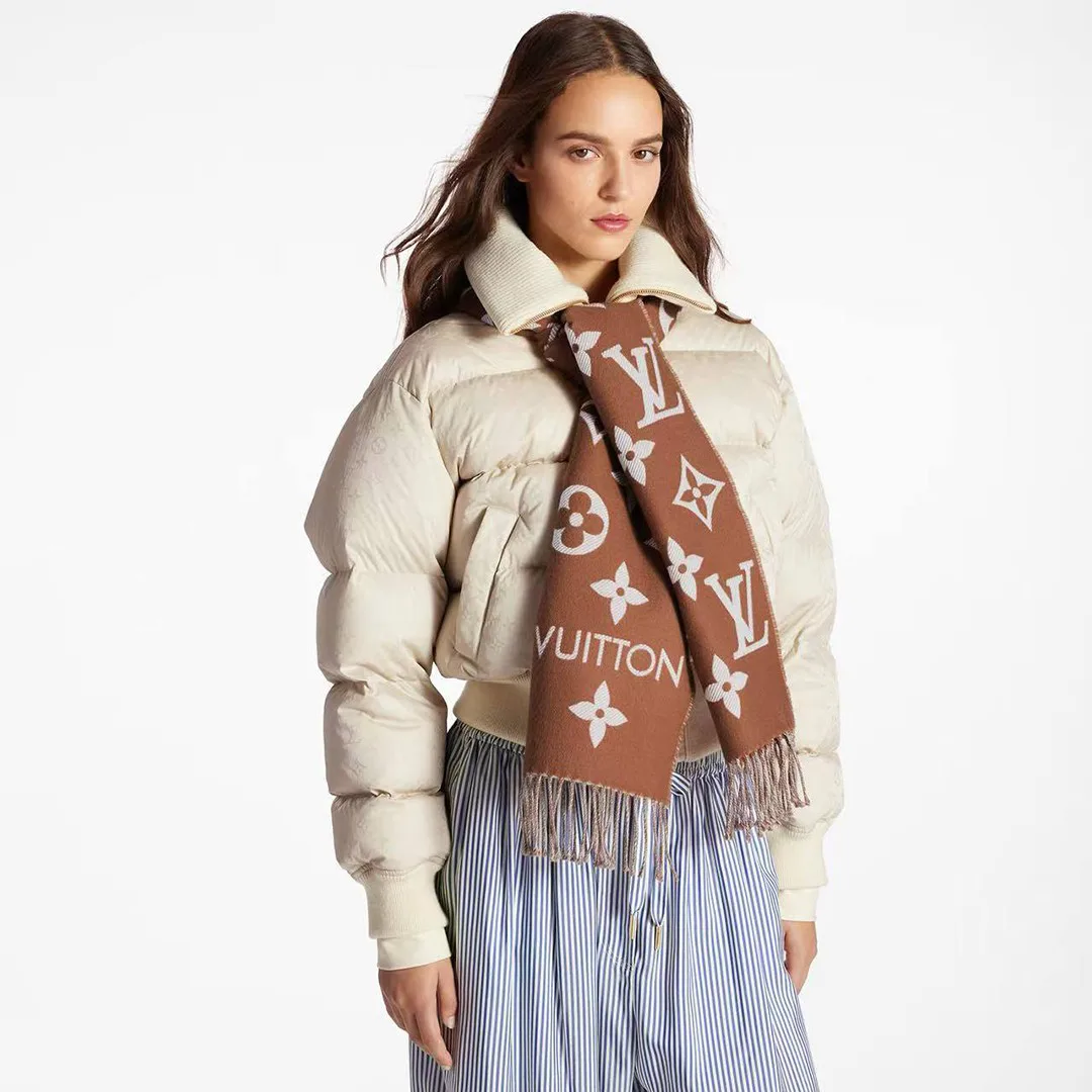 M78935 Essential Scarf Hazelnut Monogram