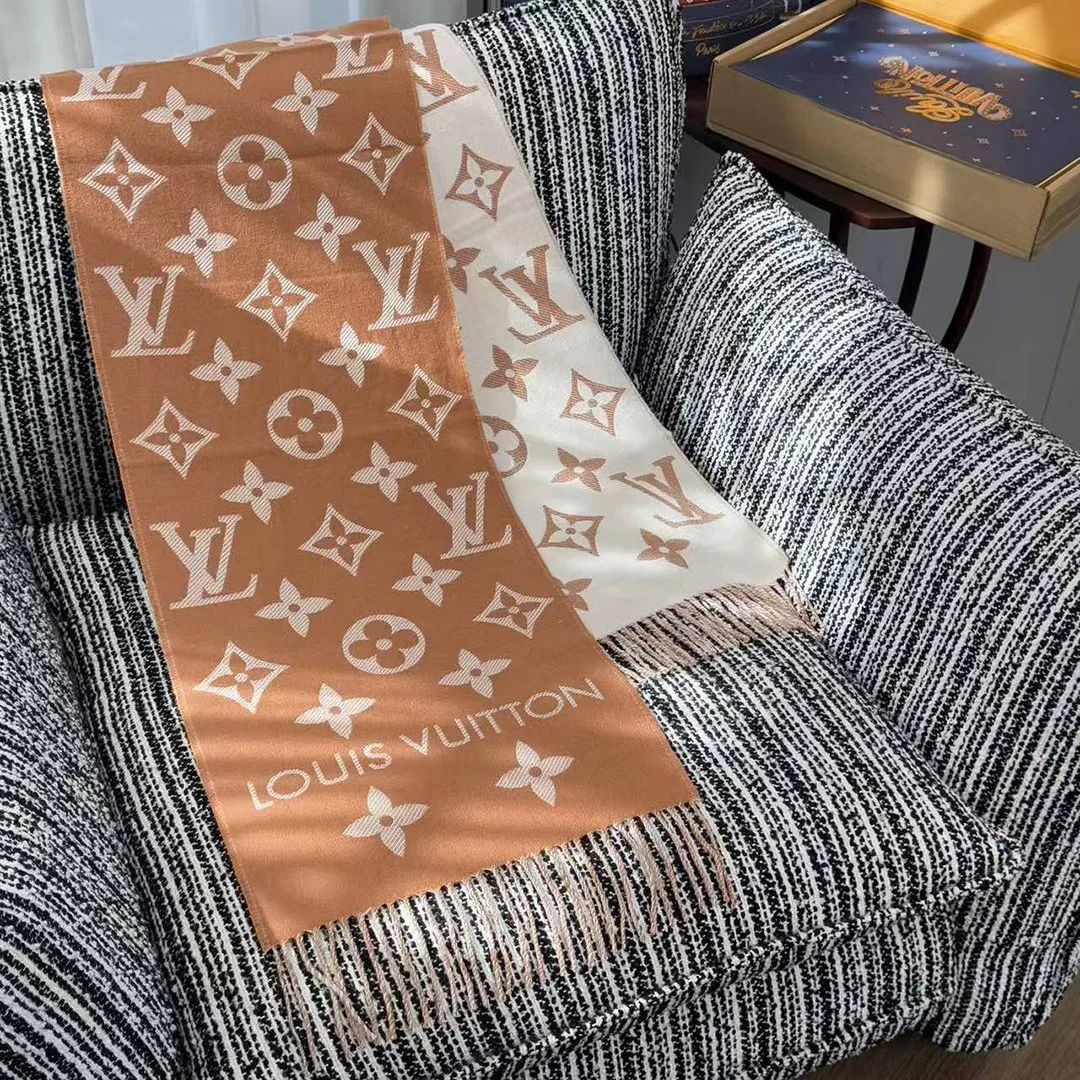 M78935 Essential Scarf Hazelnut Monogram
