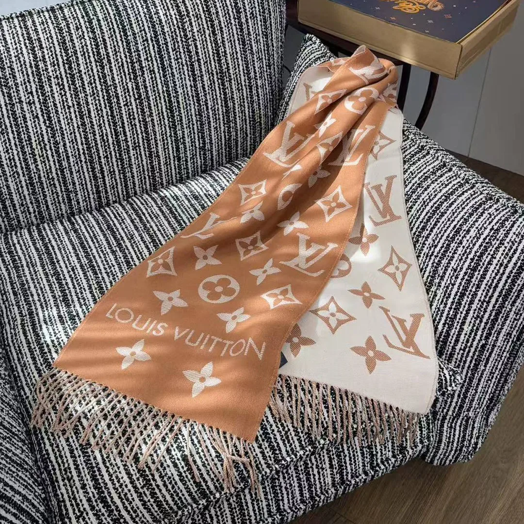 M78935 Essential Scarf Hazelnut Monogram