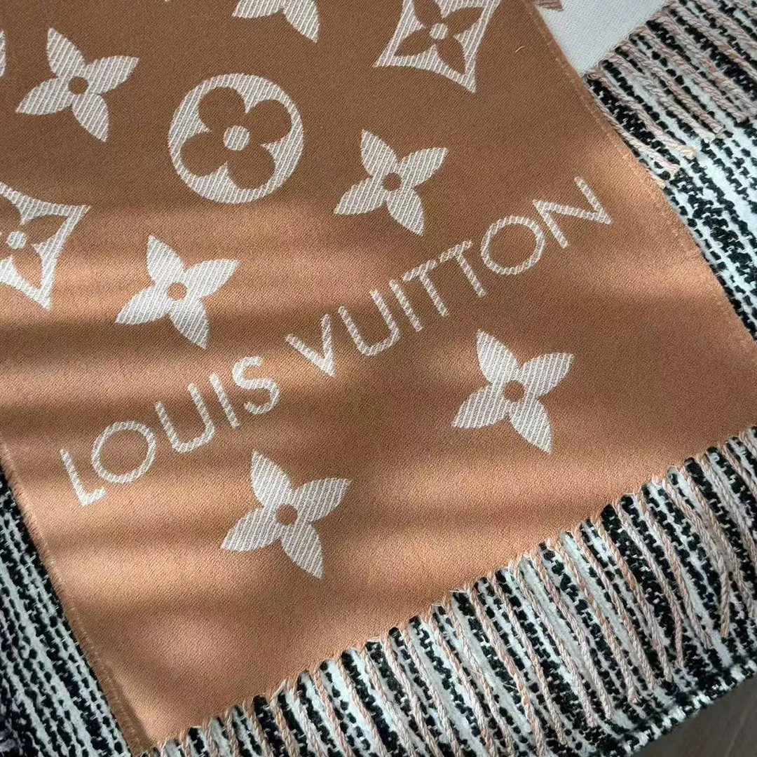 M78935 Essential Scarf Hazelnut Monogram