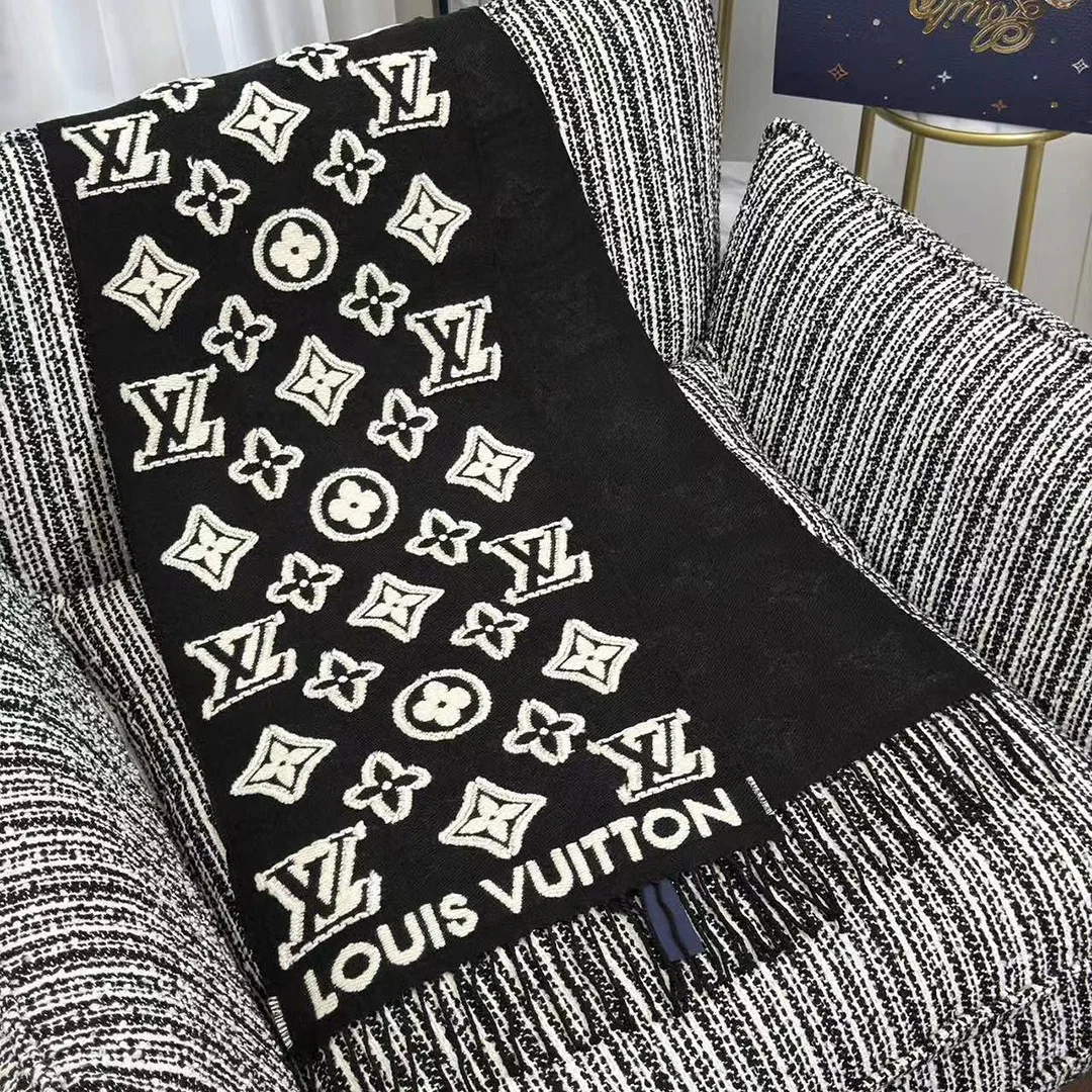 M90816 L.V 3D Scarf Black Monogram