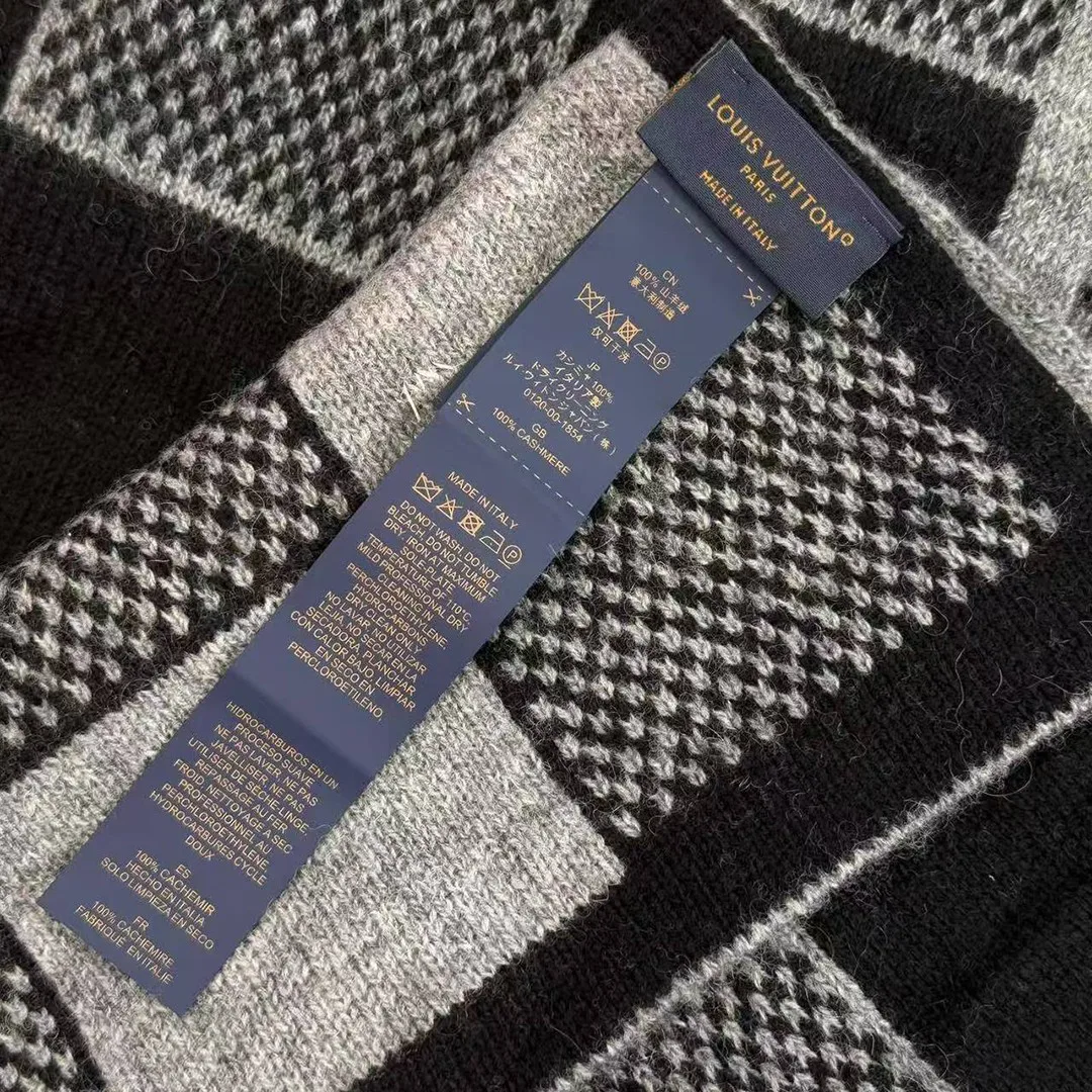 M92664 Damier Heritage Scarf Black Damier Pattern