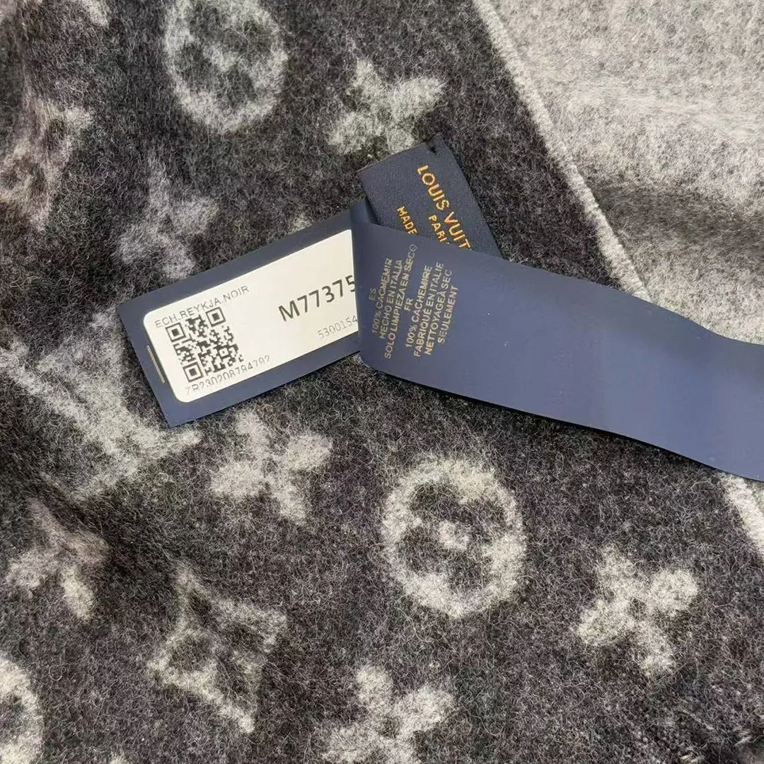 M75900 Monogram Gradient Scarf Medium Gray