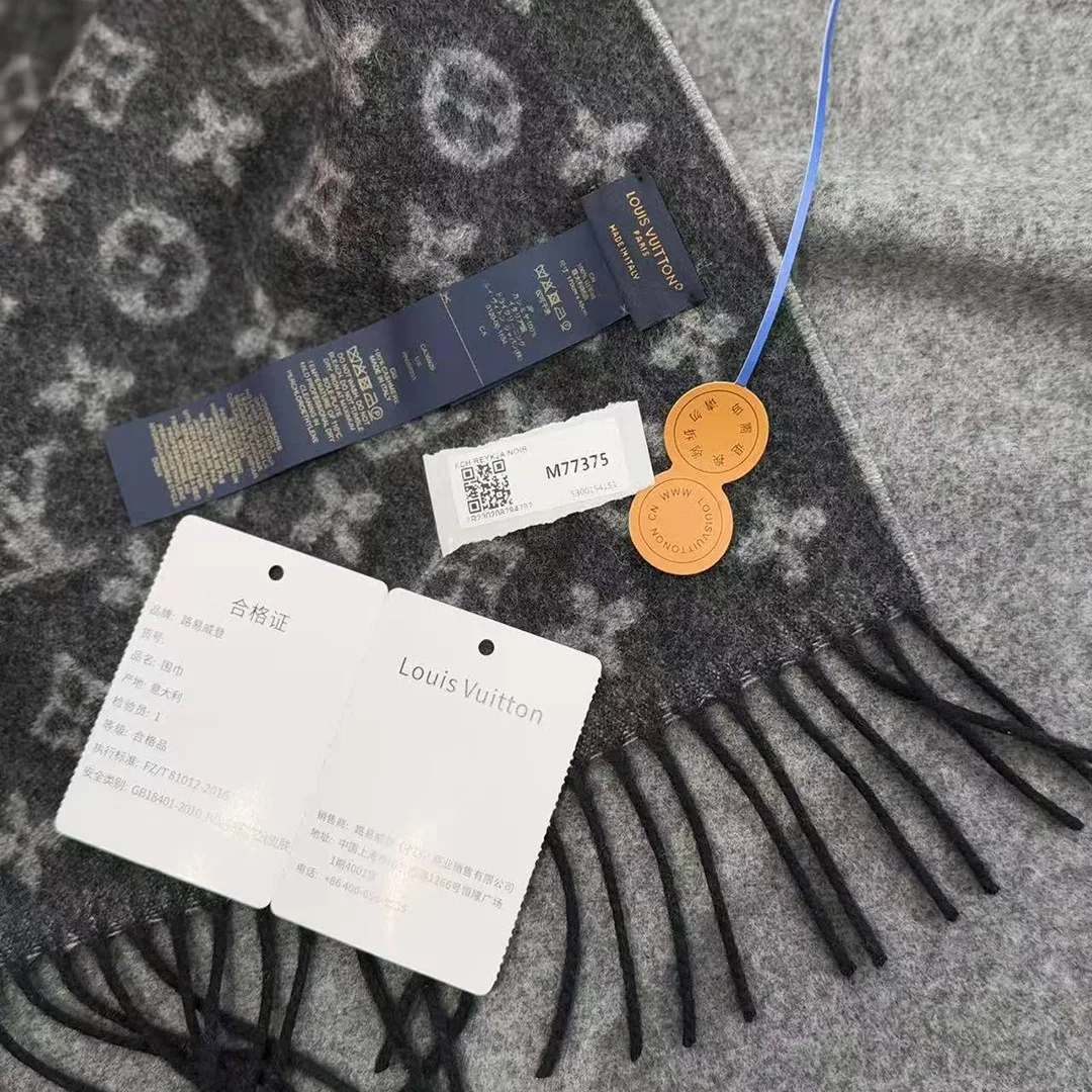 M75900 Monogram Gradient Scarf Medium Gray