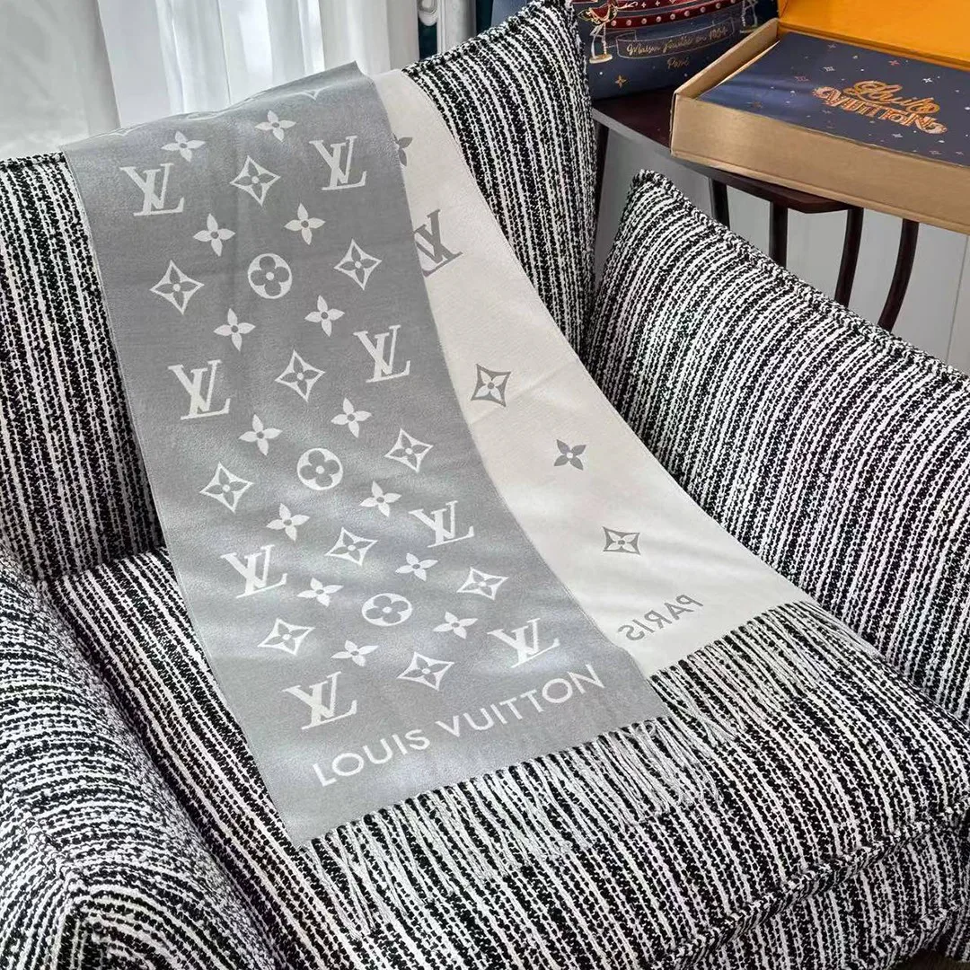 M79226 All About Monogram Scarf Light Grey