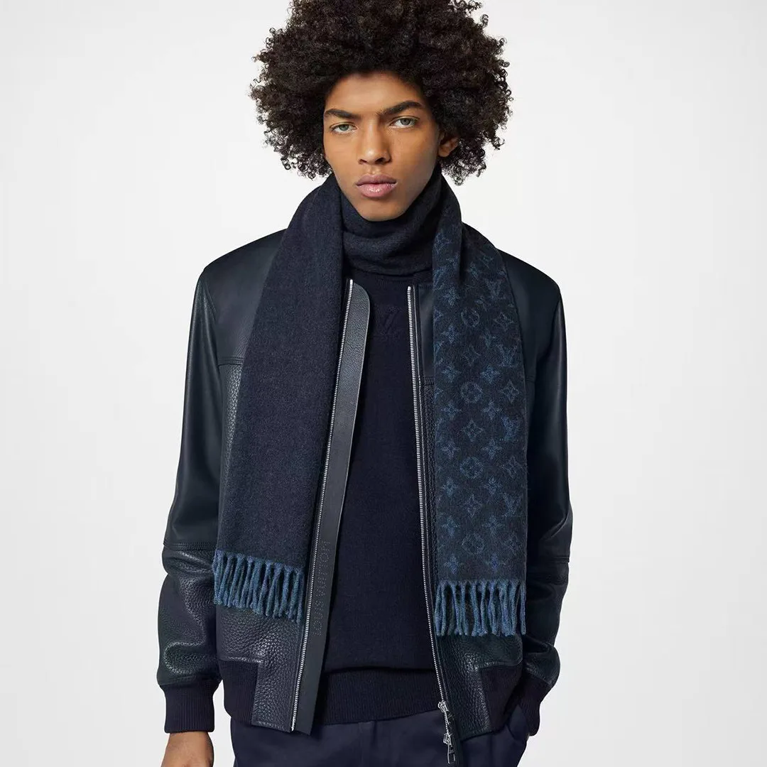 M70257 Monogram Gradient Scarf Graduated Monogram Pattern