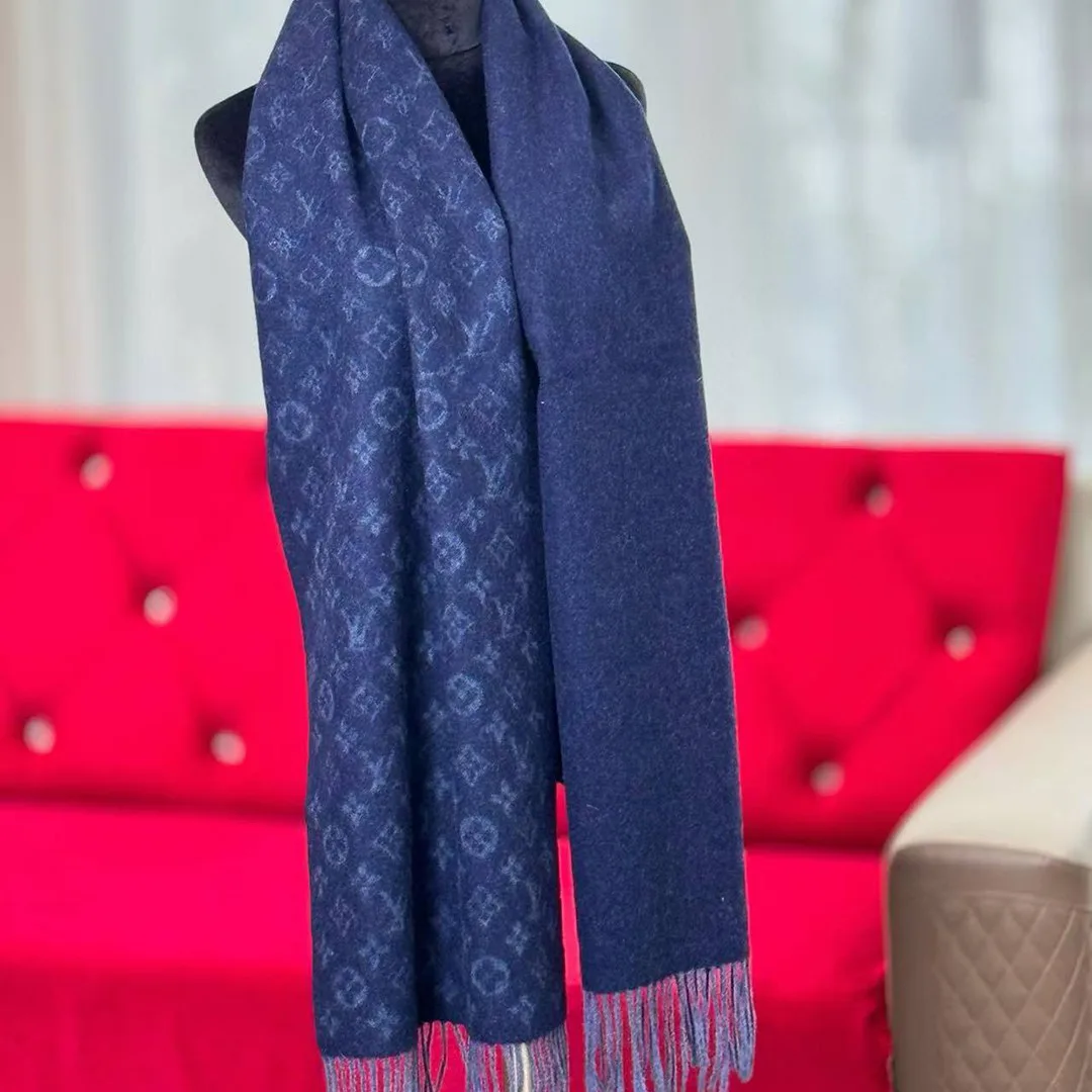 M70257 Monogram Gradient Scarf Graduated Monogram Pattern