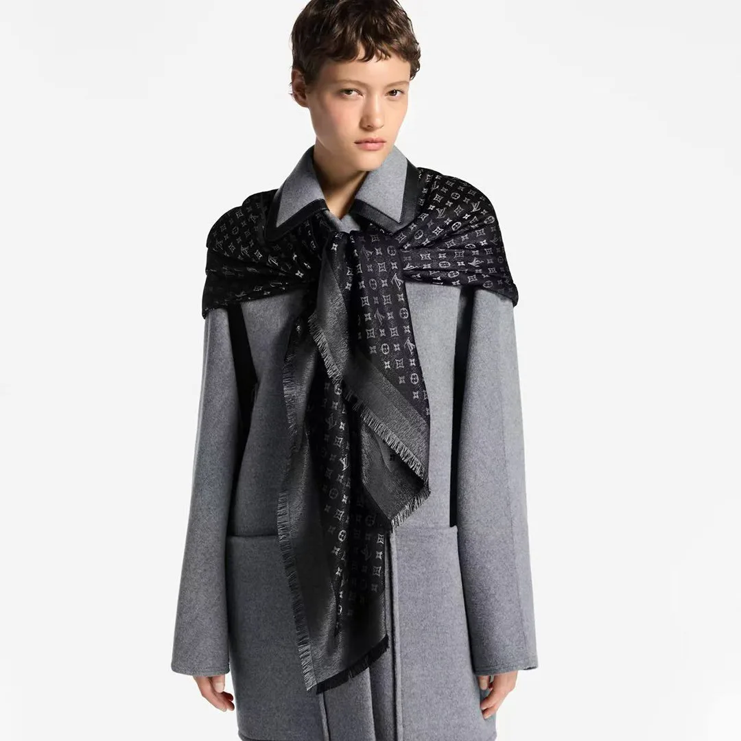 M96655 Moonlight Shawl Black Monogram Pattern