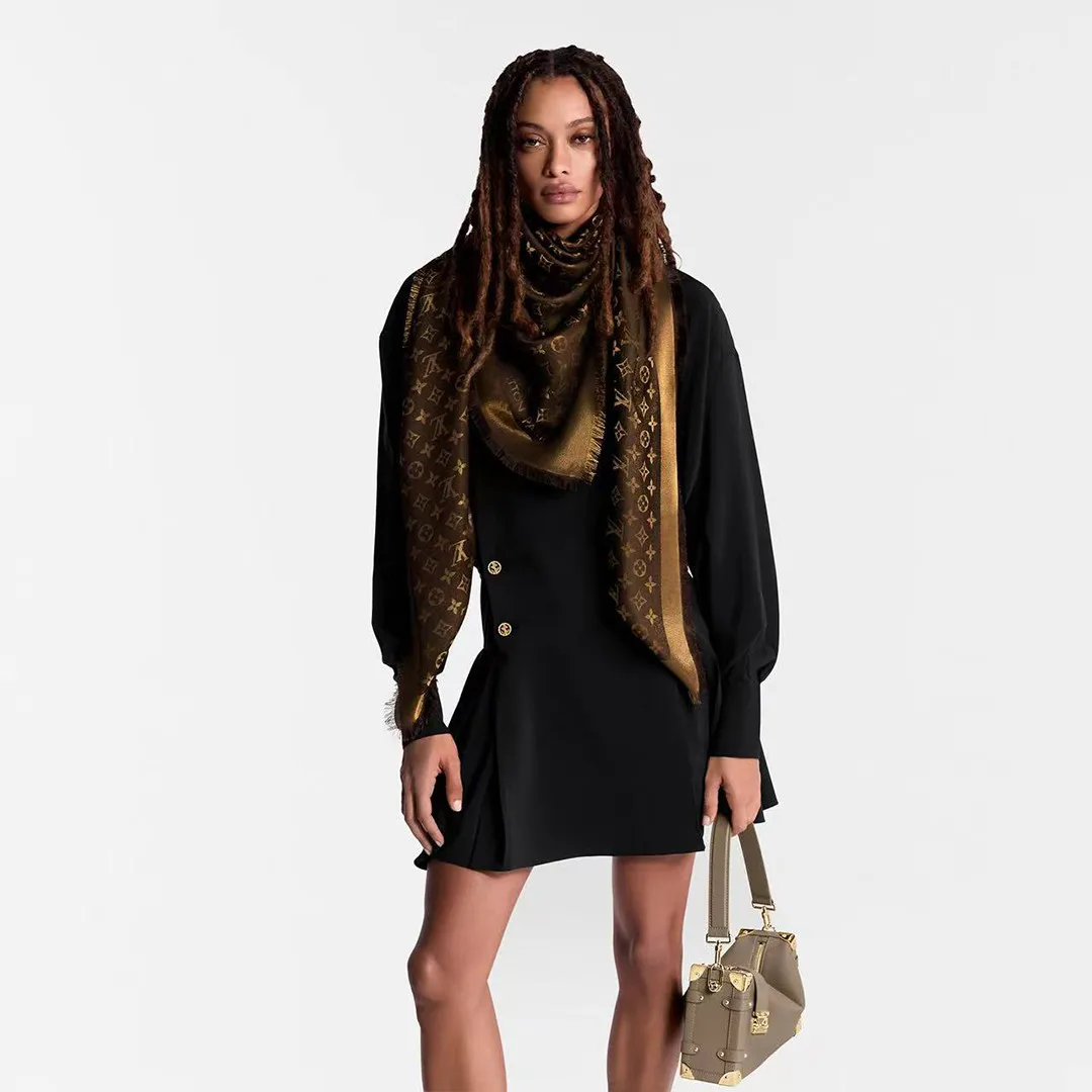 M75122 Monogram Shine Shawl